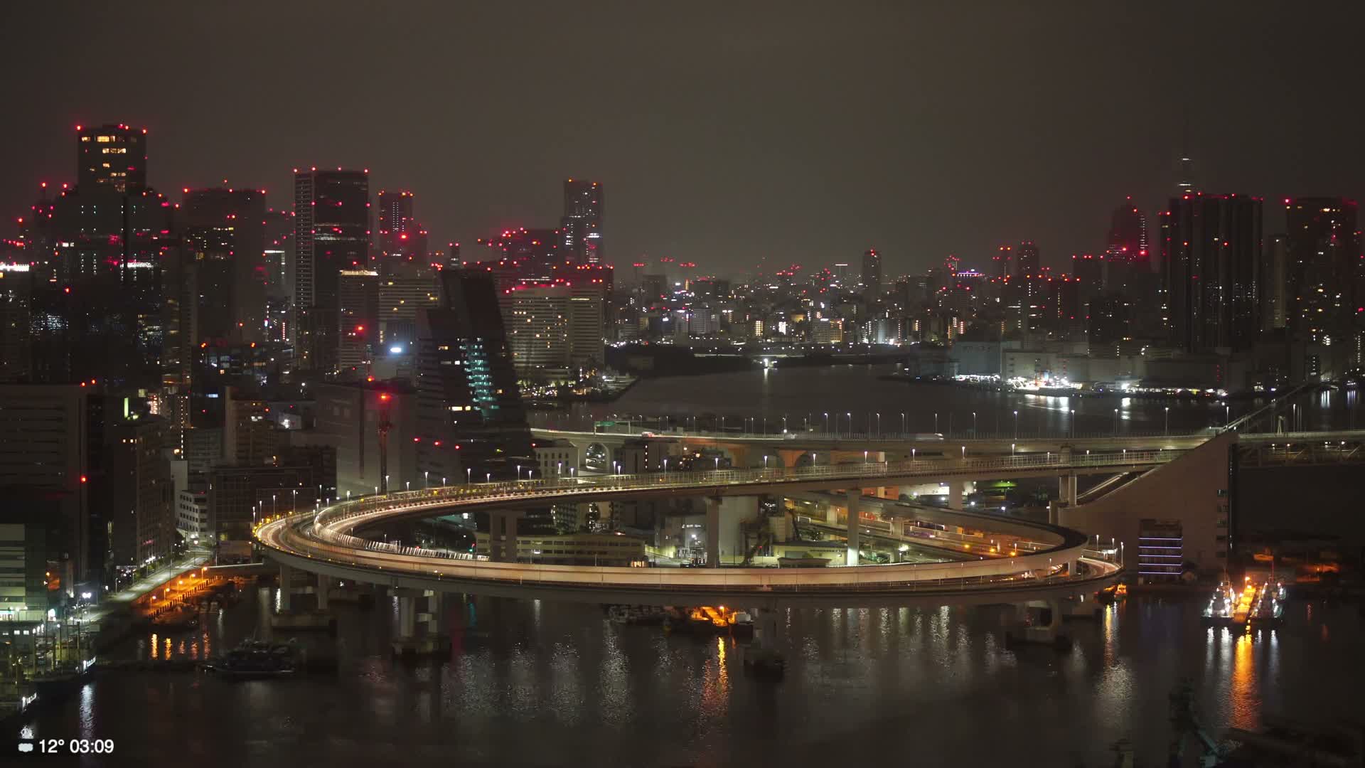 Tokyo City Center Skyline, Tokyo Bay & Rainbow Bridge Kaigan Entrance (東京の街並み、東京湾、レインボーブリッジ)  Live Cam - 5 Chome, Konan, Minato-ku, Tokyo, Kantō, Honshu, Japan