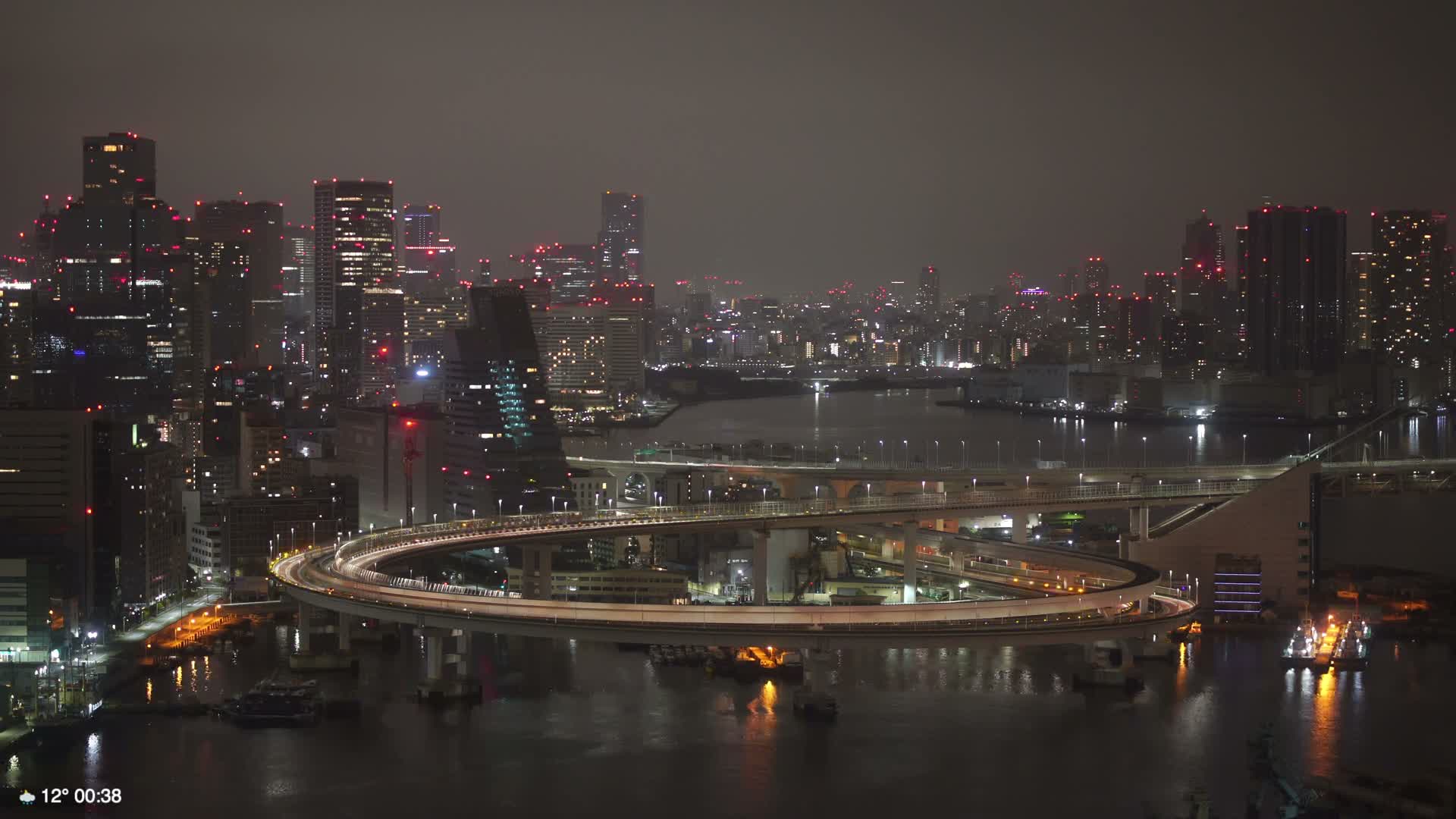 Tokyo City Center Skyline, Tokyo Bay & Rainbow Bridge Kaigan Entrance (東京の街並み、東京湾、レインボーブリッジ)  Live Cam - 5 Chome, Konan, Minato-ku, Tokyo, Kantō, Honshu, Japan