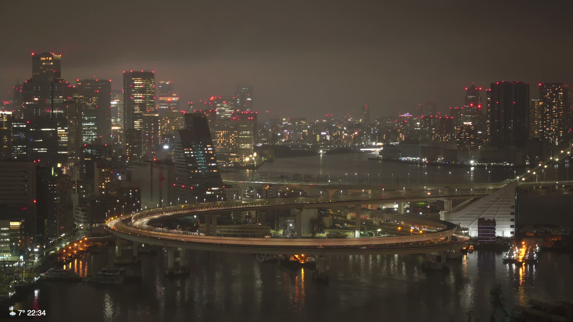 Tokyo City Center Skyline, Tokyo Bay & Rainbow Bridge Kaigan Entrance (東京の街並み、東京湾、レインボーブリッジ)  Live Cam - 5 Chome, Konan, Minato-ku, Tokyo, Kantō, Honshu, Japan