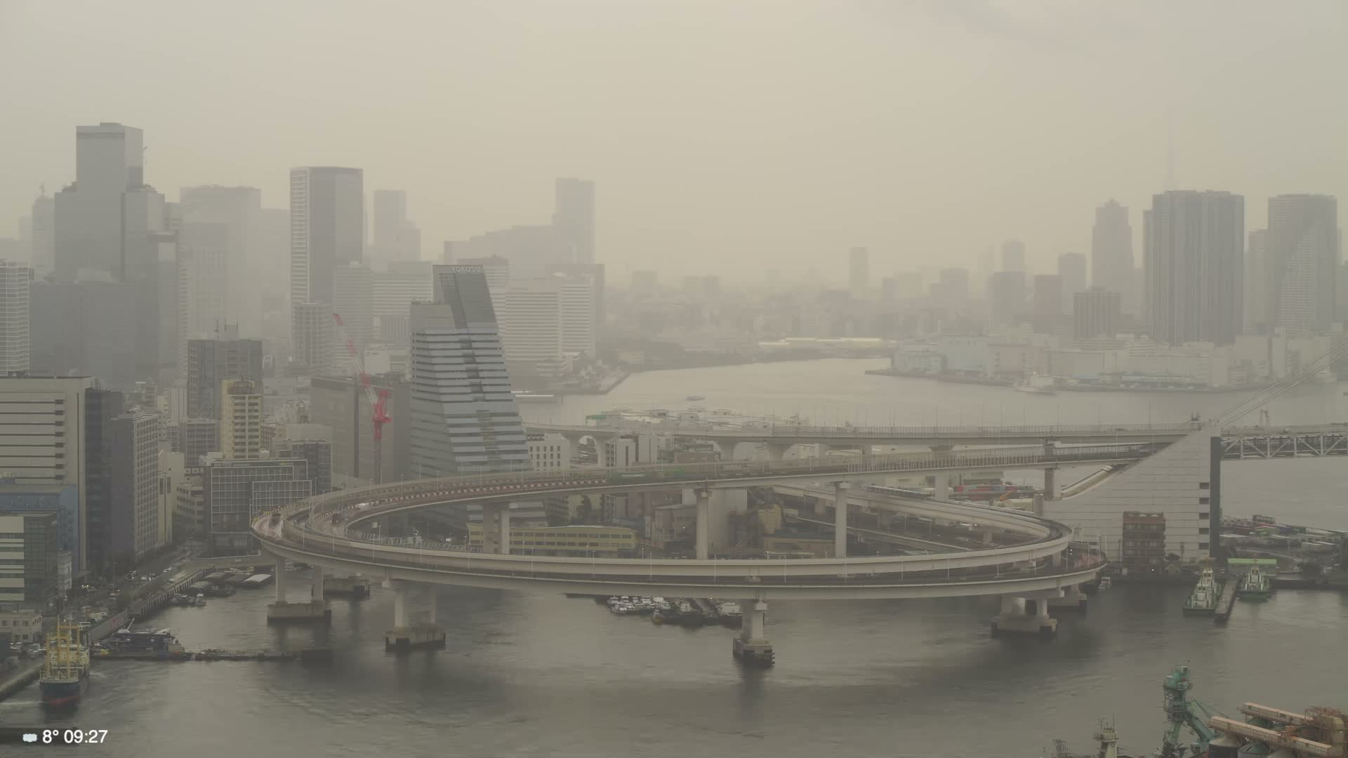 Tokyo City Center Skyline, Tokyo Bay & Rainbow Bridge Kaigan Entrance (東京の街並み、東京湾、レインボーブリッジ)  Live Cam - 5 Chome, Konan, Minato-ku, Tokyo, Kantō, Honshu, Japan