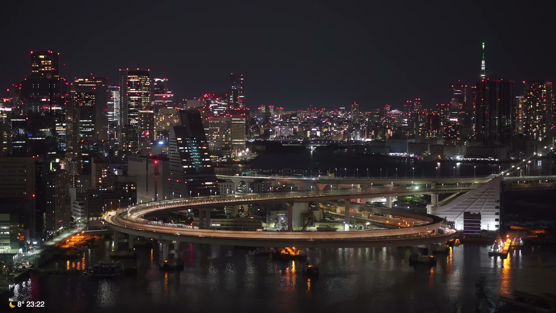 Tokyo City Center Skyline, Tokyo Bay & Rainbow Bridge Kaigan Entrance (東京の街並み、東京湾、レインボーブリッジ)  Live Cam - 5 Chome, Konan, Minato-ku, Tokyo, Kantō, Honshu, Japan