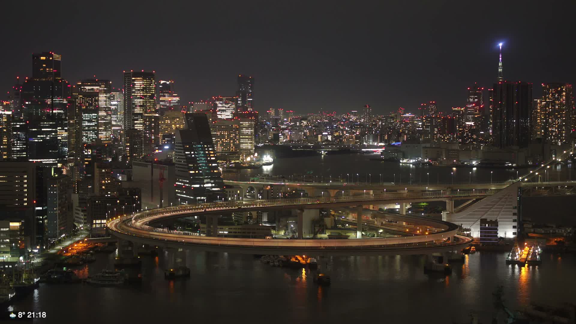 Tokyo City Center Skyline, Tokyo Bay & Rainbow Bridge Kaigan Entrance (東京の街並み、東京湾、レインボーブリッジ)  Live Cam - 5 Chome, Konan, Minato-ku, Tokyo, Kantō, Honshu, Japan