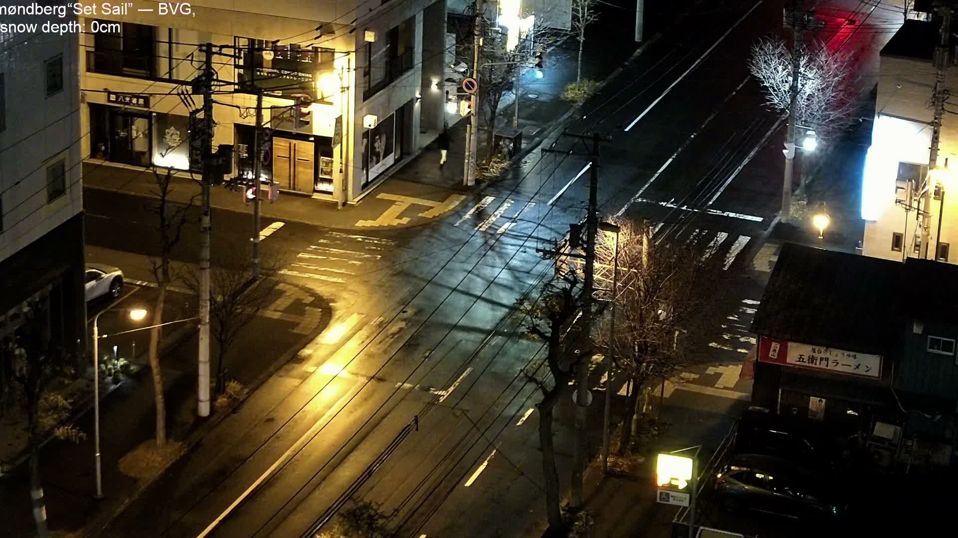 Sapooro, 8 -7 Chome Minami 2 - 3 Jonishi Juction (南2～3条西交差点8～7丁目) Live Cam - 8 Chome, Minami 2 Jonishi, Chuo Ward, Sapporo, Ishikari, Hokkaido, Japan