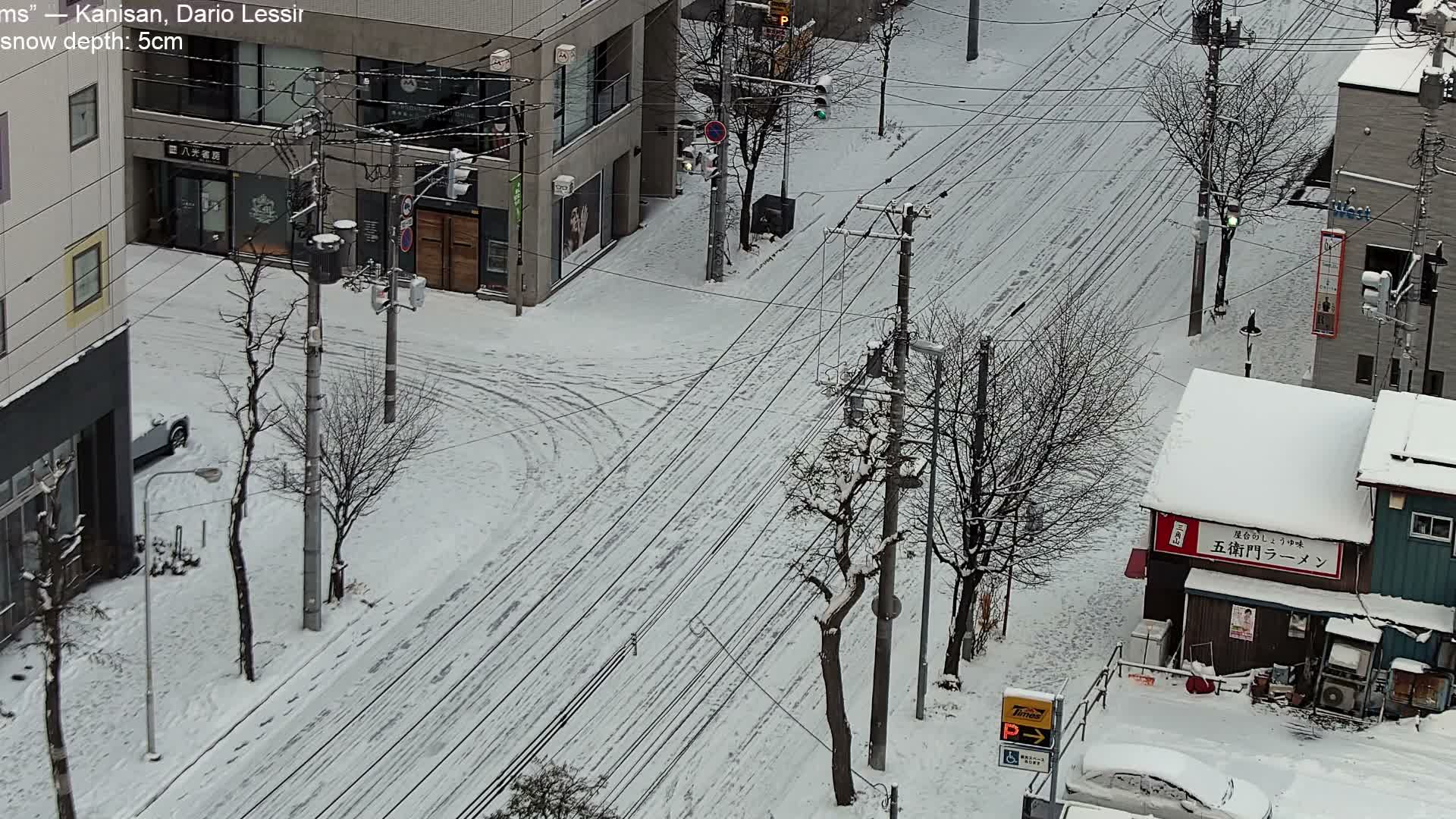 Sapporo, 8 -7 Chome Minami 2 - 3 Jonishi Juction (南2～3条西交差点8～7丁目) Live Cam - 8 Chome, Minami 2 Jonishi, Chuo Ward, Sapporo, Ishikari, Hokkaido, Japan