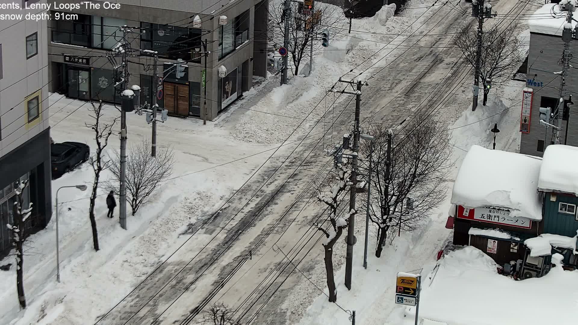 Sapporo, 8 -7 Chome Minami 2 - 3 Jonishi Juction (南2～3条西交差点8～7丁目) Live Cam - 8 Chome, Minami 2 Jonishi, Chuo Ward, Sapporo, Ishikari, Hokkaido, Japan