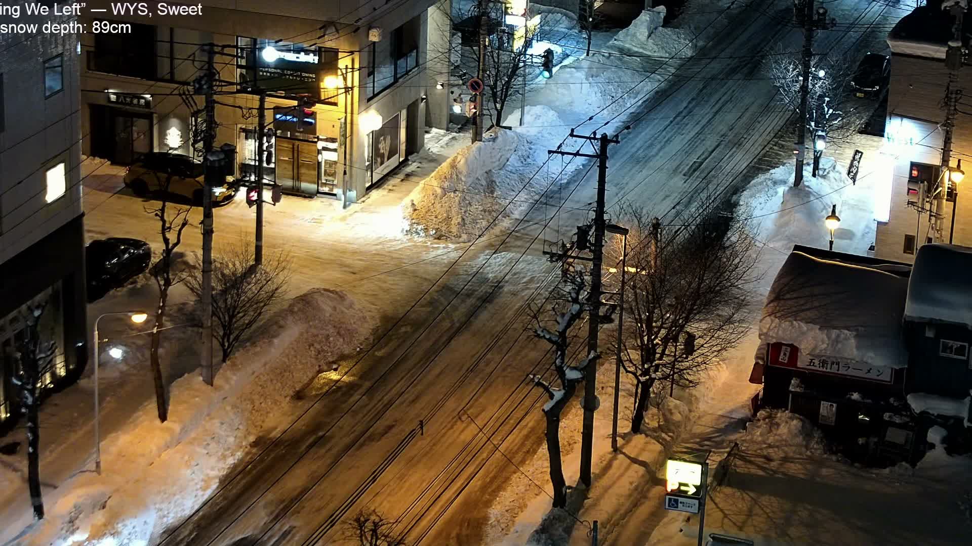 Sapporo, 8 -7 Chome Minami 2 - 3 Jonishi Juction (南2～3条西交差点8～7丁目) Live Cam - 8 Chome, Minami 2 Jonishi, Chuo Ward, Sapporo, Ishikari, Hokkaido, Japan