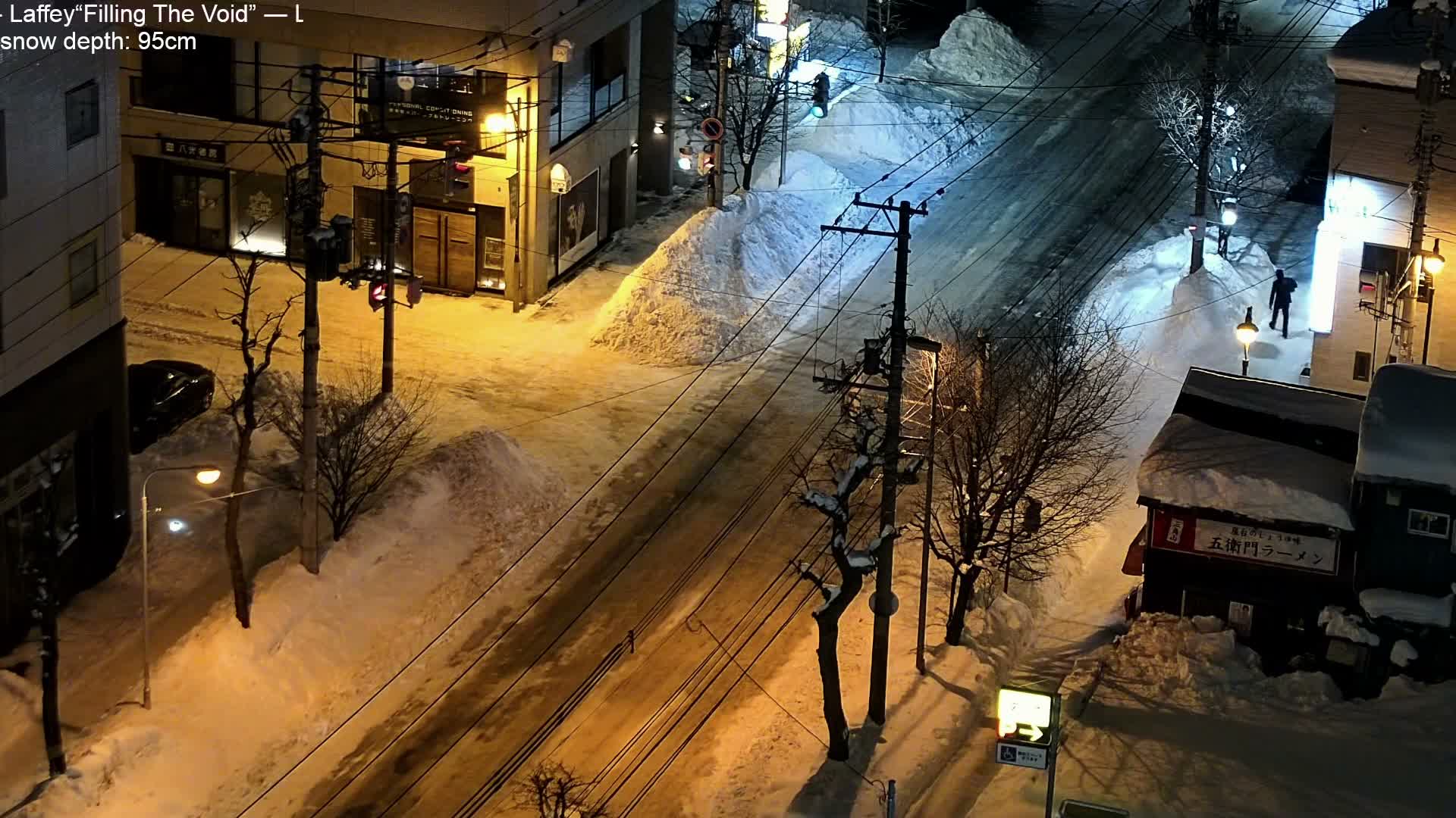Sapporo, 8 -7 Chome Minami 2 - 3 Jonishi Juction (南2～3条西交差点8～7丁目) Live Cam - 8 Chome, Minami 2 Jonishi, Chuo Ward, Sapporo, Ishikari, Hokkaido, Japan