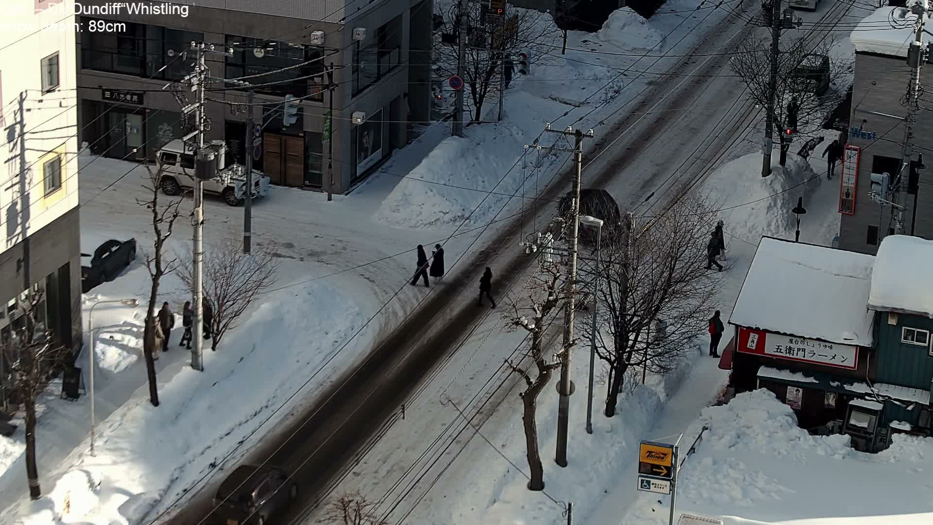 Sapporo, 8 -7 Chome Minami 2 - 3 Jonishi Juction (南2～3条西交差点8～7丁目) Live Cam - 8 Chome, Minami 2 Jonishi, Chuo Ward, Sapporo, Ishikari, Hokkaido, Japan
