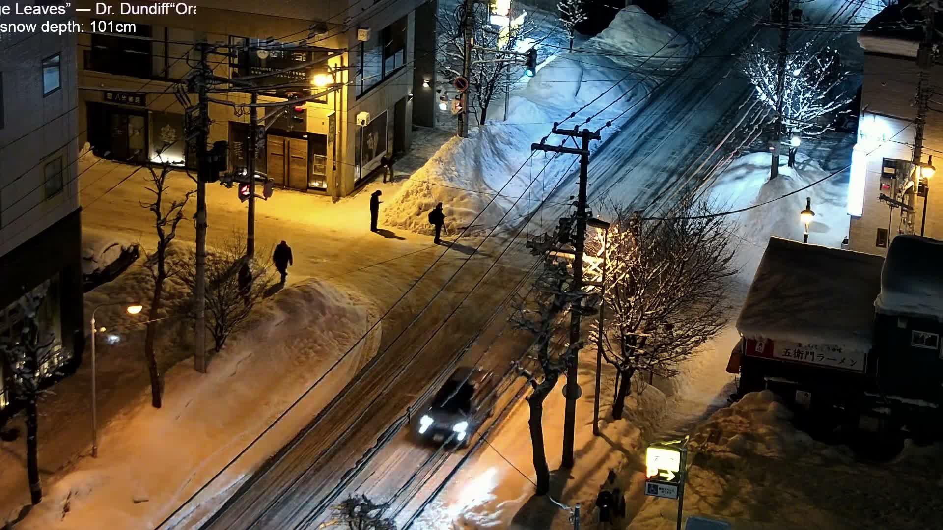 Sapporo, 8 -7 Chome Minami 2 - 3 Jonishi Juction (南2～3条西交差点8～7丁目) Live Cam - 8 Chome, Minami 2 Jonishi, Chuo Ward, Sapporo, Ishikari, Hokkaido, Japan