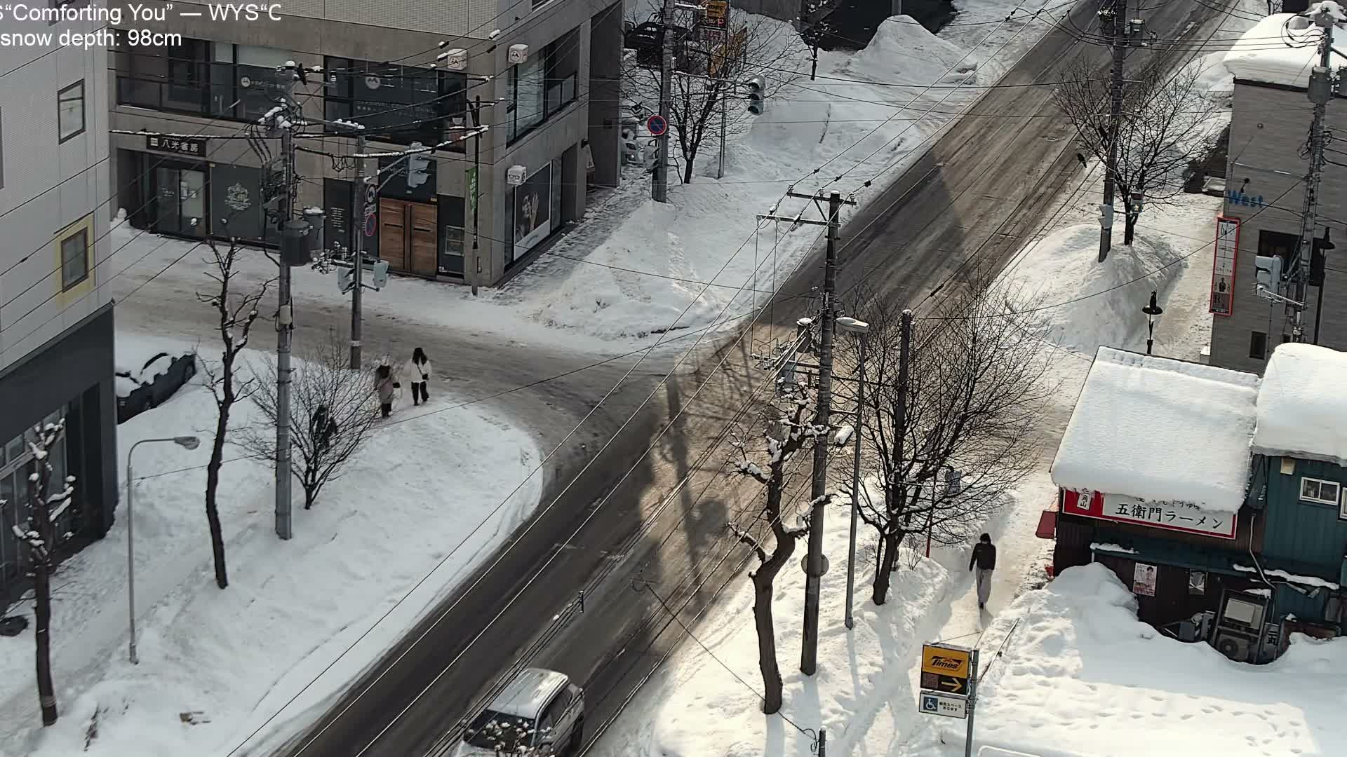 Sapporo, 8 -7 Chome Minami 2 - 3 Jonishi Juction (南2～3条西交差点8～7丁目) Live Cam - 8 Chome, Minami 2 Jonishi, Chuo Ward, Sapporo, Ishikari, Hokkaido, Japan