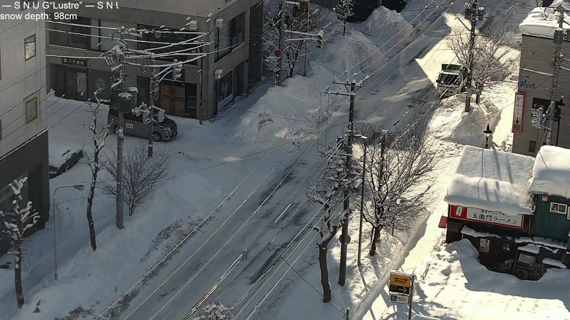Sapporo, 8 -7 Chome Minami 2 - 3 Jonishi Juction (南2～3条西交差点8～7丁目) Live Cam - 8 Chome, Minami 2 Jonishi, Chuo Ward, Sapporo, Ishikari, Hokkaido, Japan