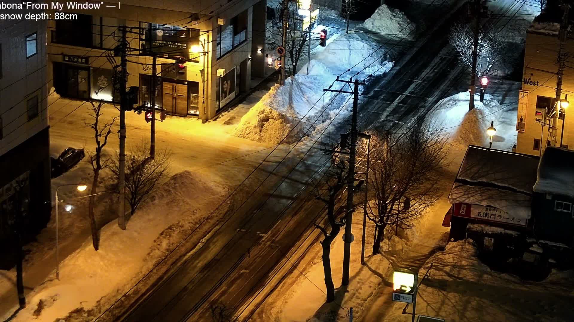 Sapporo, 8 -7 Chome Minami 2 - 3 Jonishi Juction (南2～3条西交差点8～7丁目) Live Cam - 8 Chome, Minami 2 Jonishi, Chuo Ward, Sapporo, Ishikari, Hokkaido, Japan