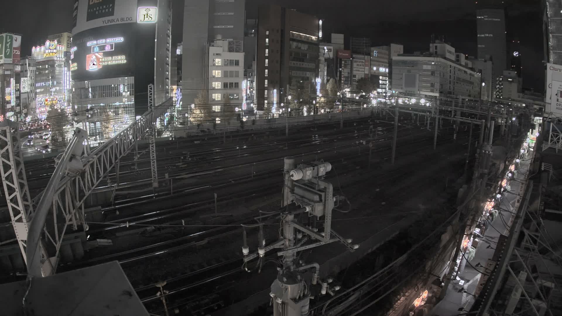 Tokyo, Shinjuku JR Metro Road Crossing & Shinjuku Discrict View ( 東京、新宿JRメトロ交差点と新宿地区の眺め ) Live Cam - 1 Chome, Nishishinjuku, Shinjuku-ku, Tokyo, Kantō, Honshu, Japan