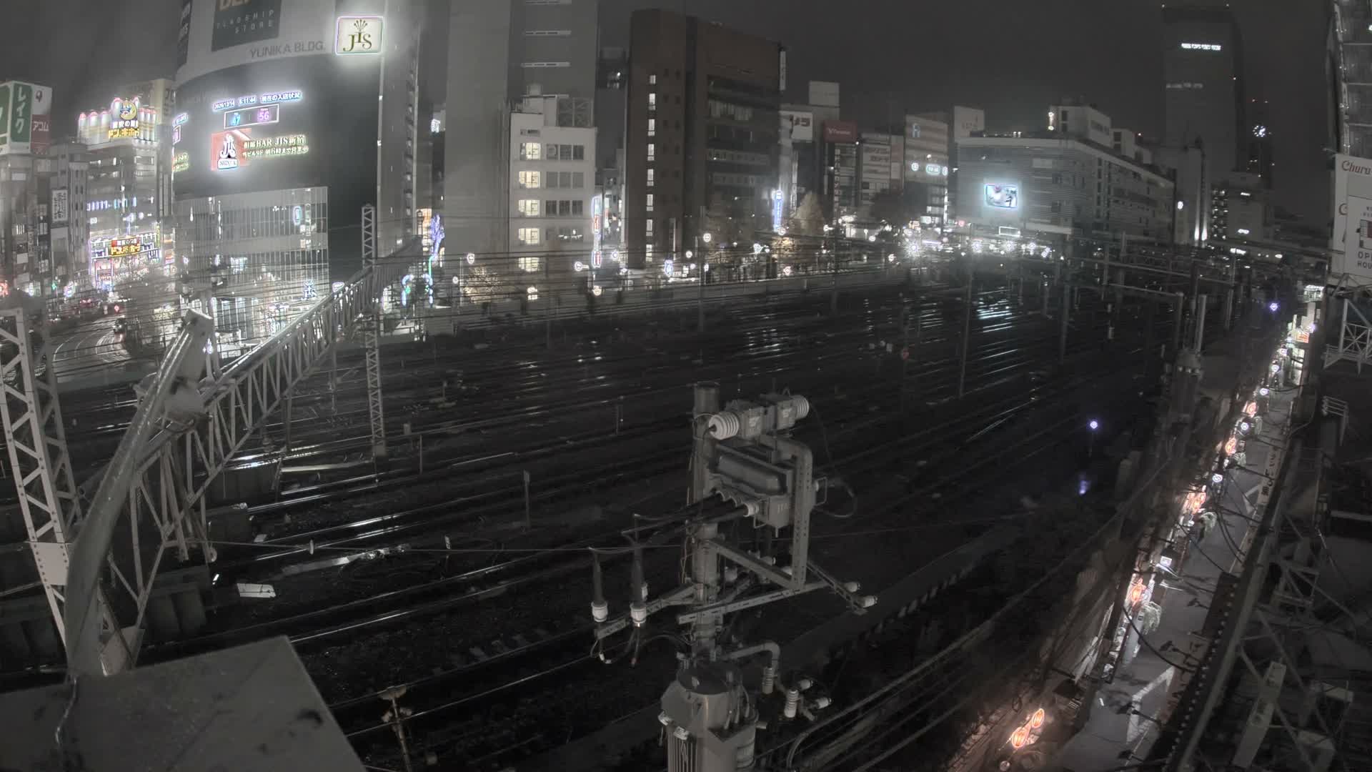 Tokyo, Shinjuku JR Metro Road Crossing & Shinjuku Discrict View ( 東京、新宿JRメトロ交差点と新宿地区の眺め ) Live Cam - 1 Chome, Nishishinjuku, Shinjuku-ku, Tokyo, Kantō, Honshu, Japan