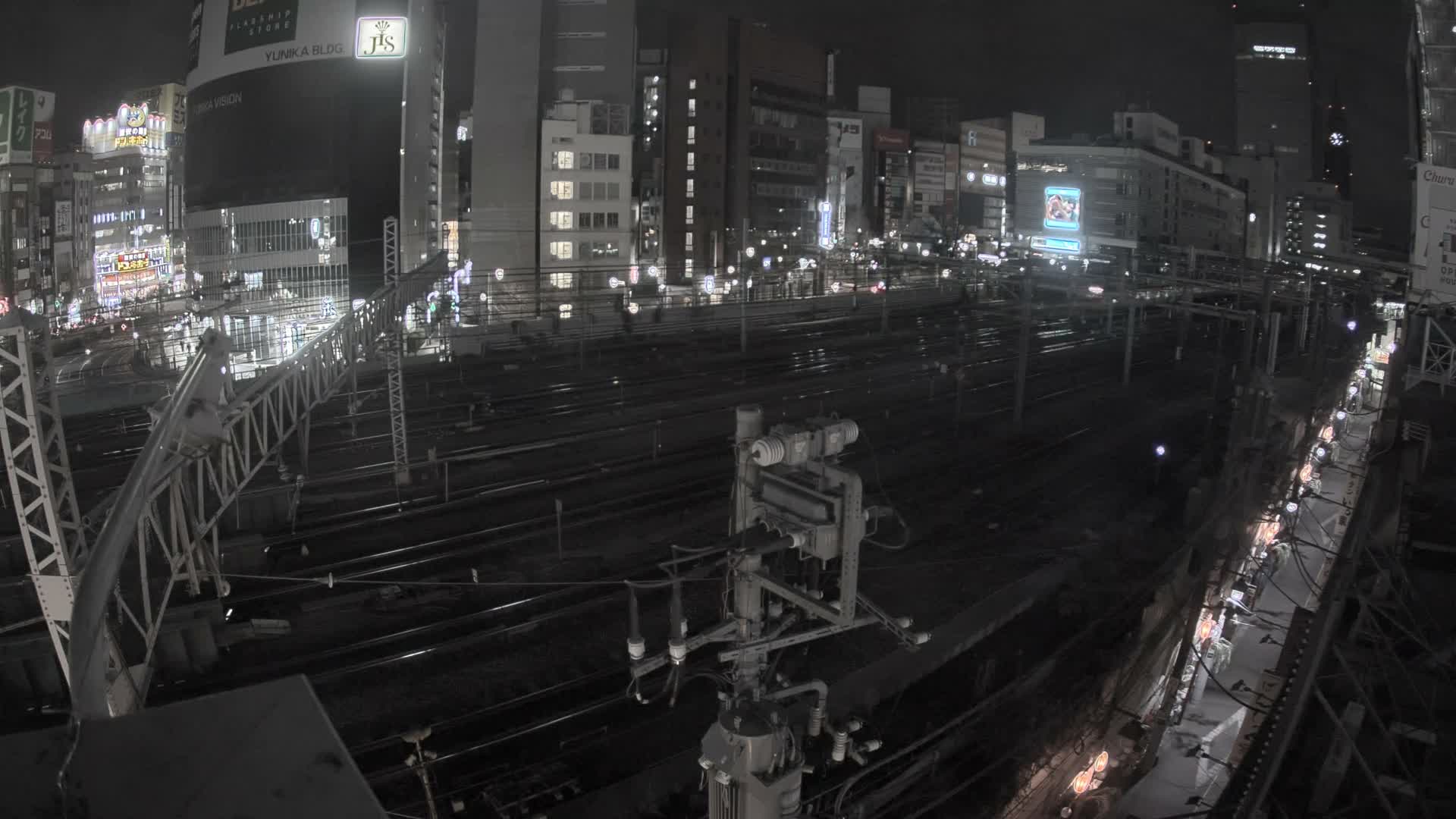 Tokyo, Shinjuku JR Metro Road Crossing & Shinjuku Discrict View ( 東京、新宿JRメトロ交差点と新宿地区の眺め ) Live Cam - 1 Chome, Nishishinjuku, Shinjuku-ku, Tokyo, Kantō, Honshu, Japan
