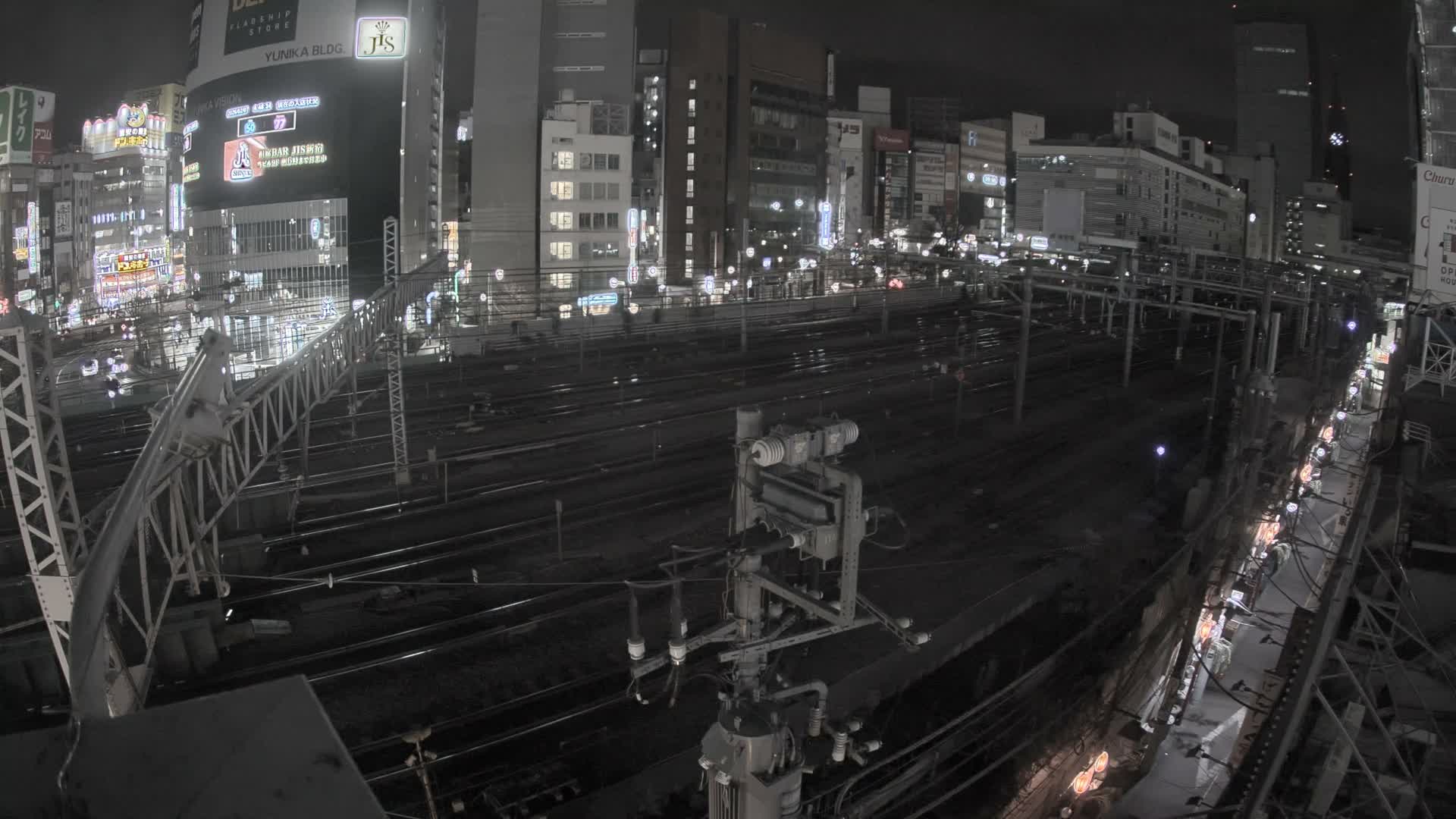 Tokyo, Shinjuku JR Metro Road Crossing & Shinjuku Discrict View ( 東京、新宿JRメトロ交差点と新宿地区の眺め ) Live Cam - 1 Chome, Nishishinjuku, Shinjuku-ku, Tokyo, Kantō, Honshu, Japan