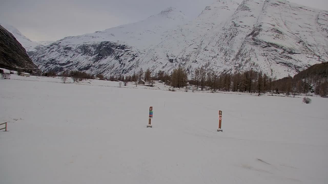 Bessans Village, Carreley  Ski Slopes & Mont L'Albaron Mountain View Live Cam - Bessans, Saint-Jean-de-Maurienne, Savoie, Auvergne-Rhône-Alpes, France