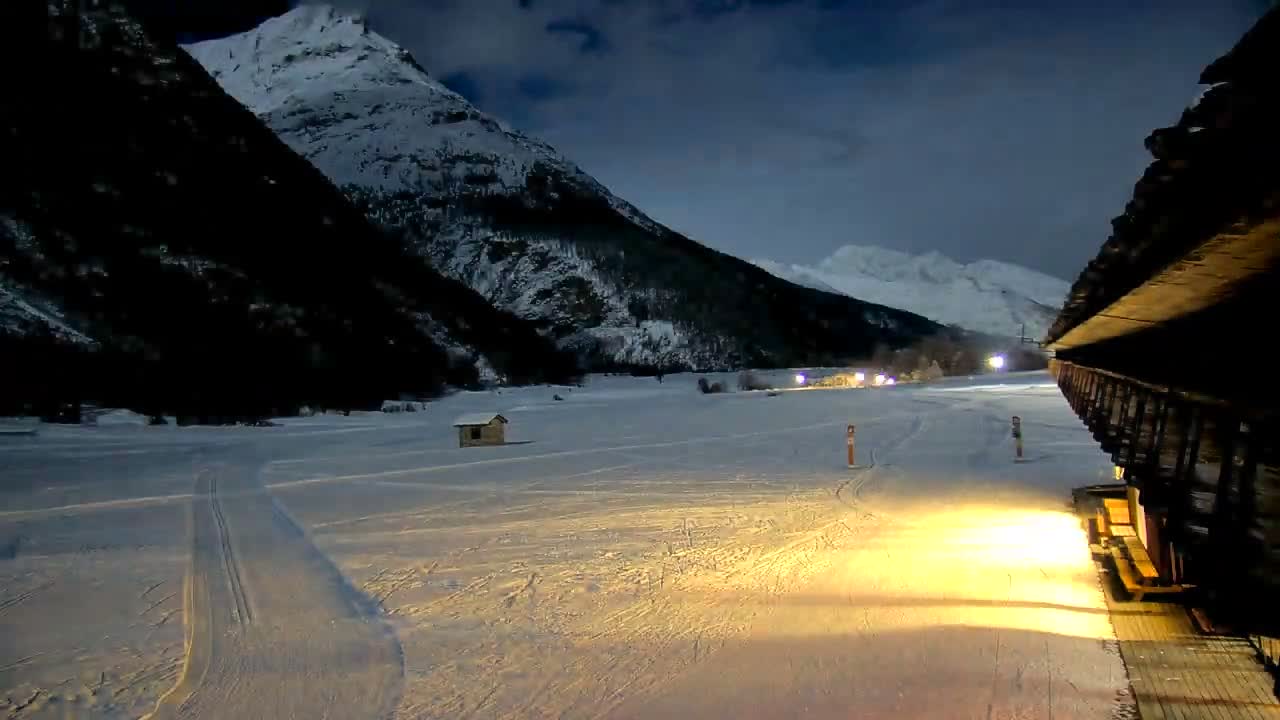 Bessans Village, Carreley  Ski Slopes & Mont L'Albaron Mountain View Live Cam - Bessans, Saint-Jean-de-Maurienne, Savoie, Auvergne-Rhône-Alpes, France