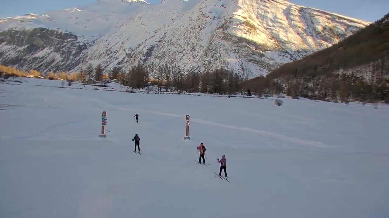 Bessans Village, Carreley  Ski Slopes & Mont L'Albaron Mountain View Live Cam - Bessans, Saint-Jean-de-Maurienne, Savoie, Auvergne-Rhône-Alpes, France