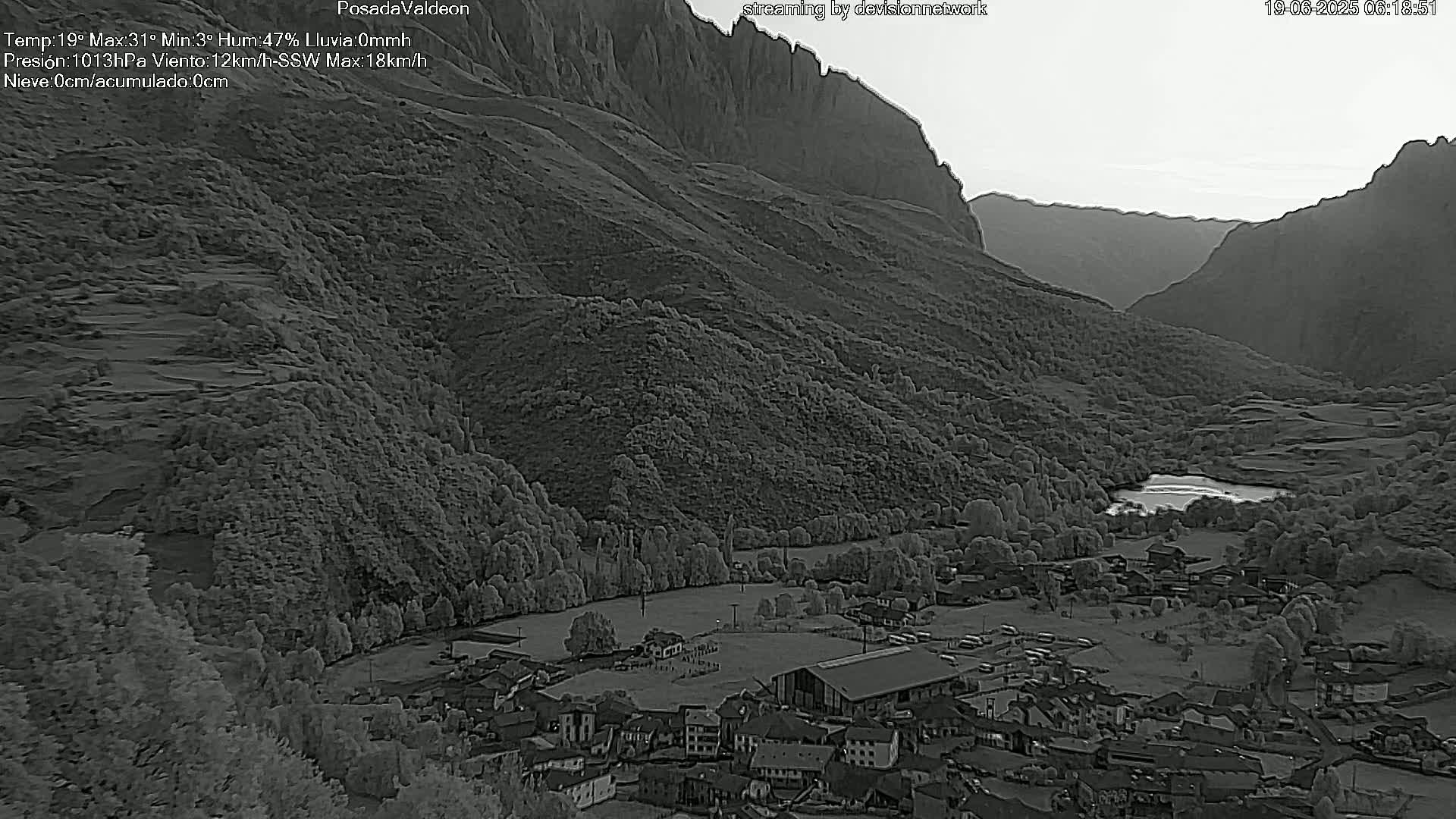 Picos de Europa Peaks & Posada de Valdeon Village  Live Cam - León, Castila&Leon, Spain