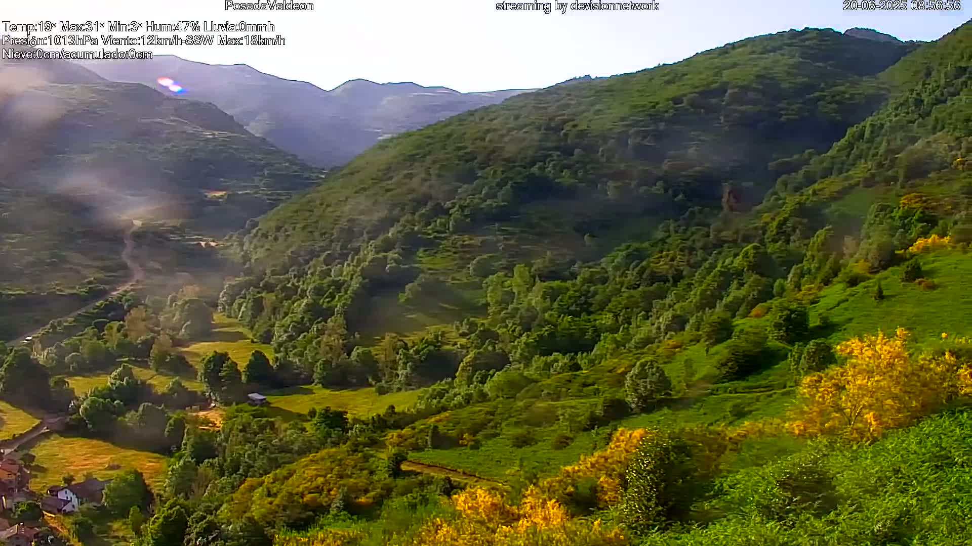 Picos de Europa Peaks & Posada de Valdeon Village  Live Cam - León, Castila&Leon, Spain