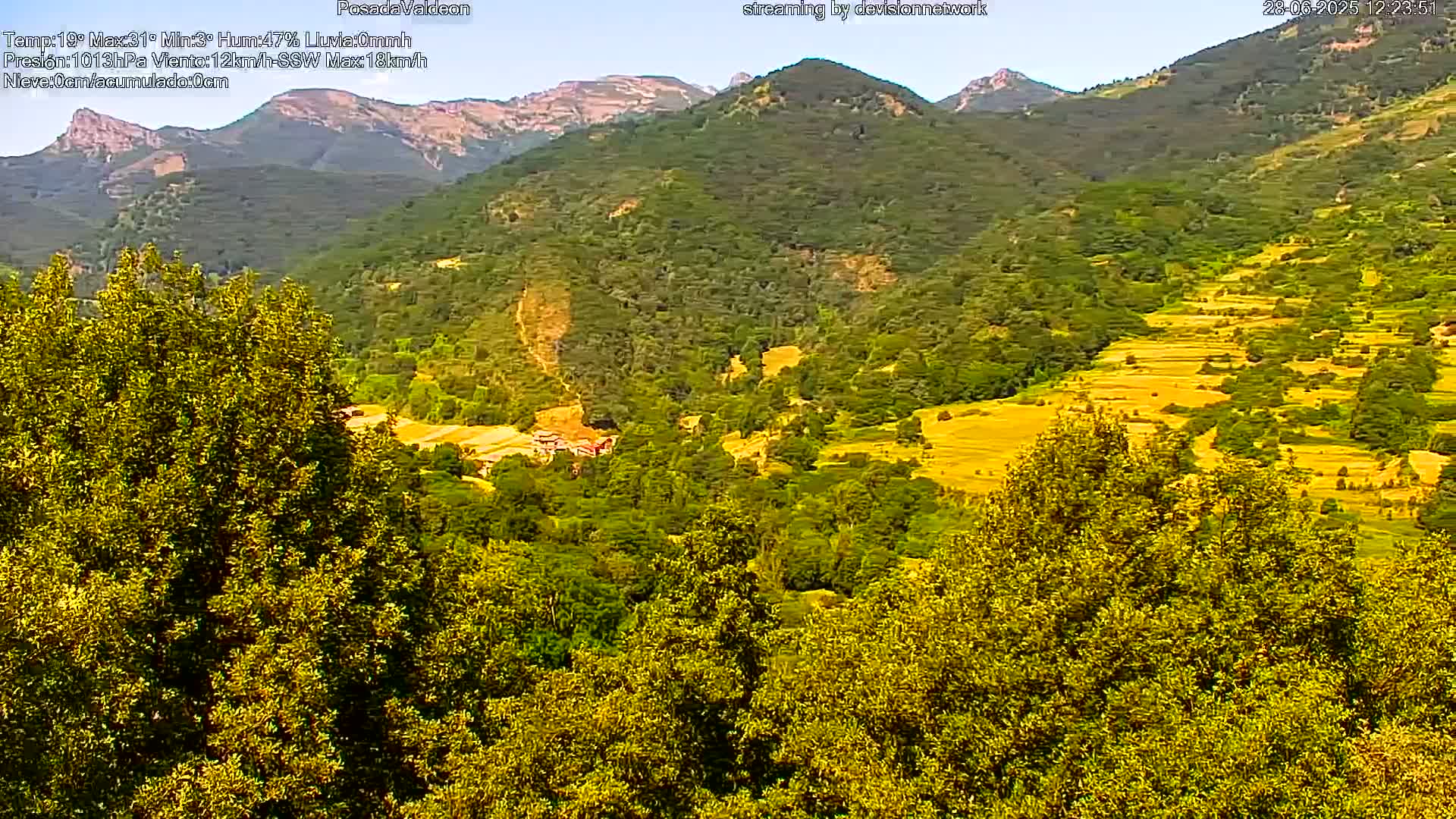 Picos de Europa Peaks & Posada de Valdeon Village  Live Cam - León, Castila&Leon, Spain