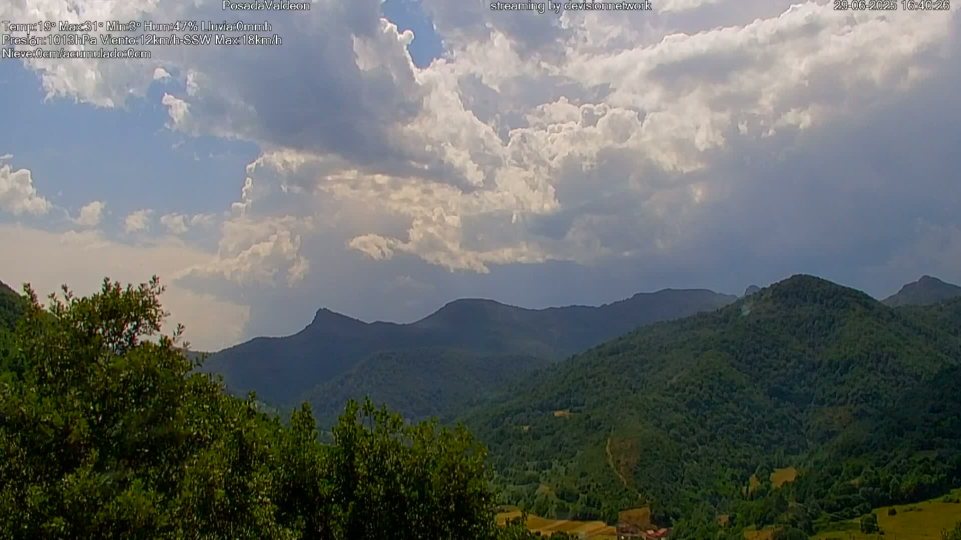 Picos de Europa Peaks & Posada de Valdeon Village  Live Cam - León, Castila&Leon, Spain