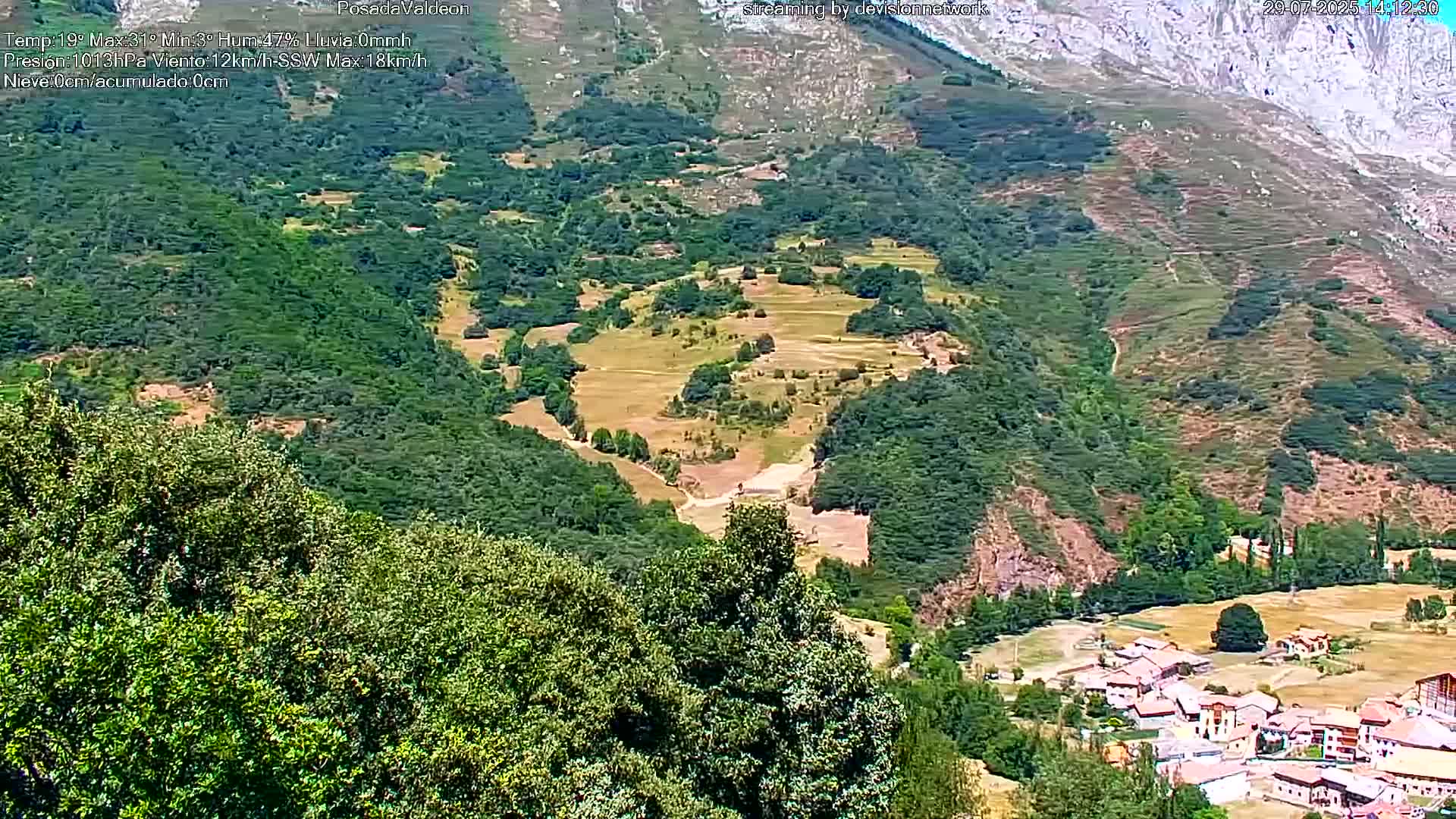 Picos de Europa Peaks & Posada de Valdeon Village  Live Cam - León, Castila&Leon, Spain