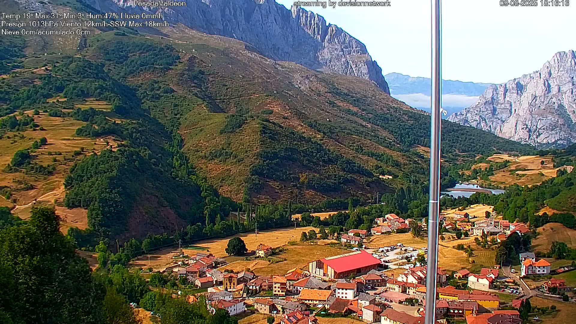 Picos de Europa Peaks & Posada de Valdeon Village  Live Cam - León, Castila&Leon, Spain