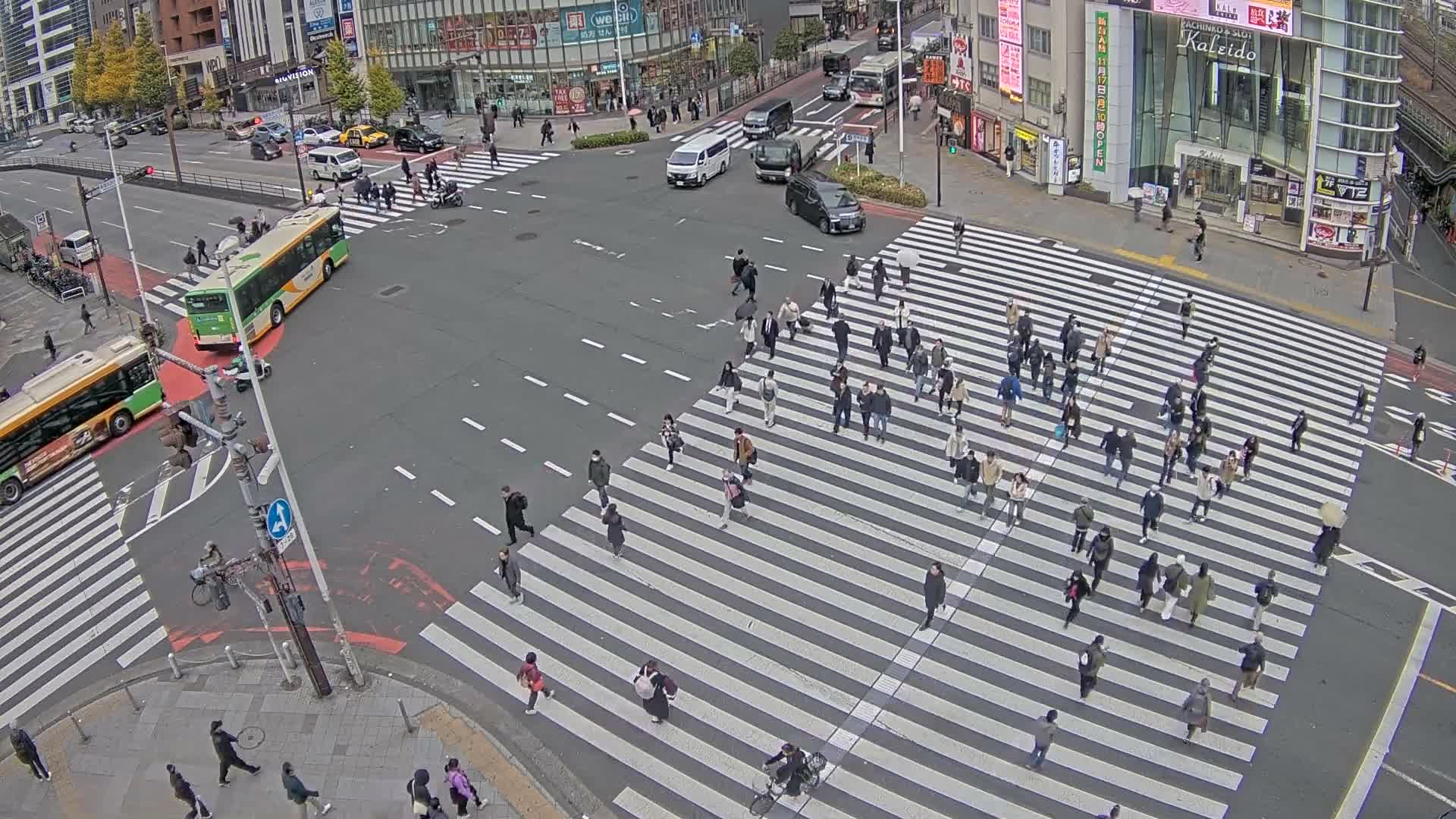 Tokyo, Shinjuku, Ome-kaido Avenue & Otakibashi-dori O Guard Intersection Scramble Crossing ( 東京 新宿青梅街道・小滝橋通り大ガード交差点スクランブル交差点) Live Cam  - Nishishinjuku, Shinjuku-ku, Tokyo, Kantō, Honshu, Japan