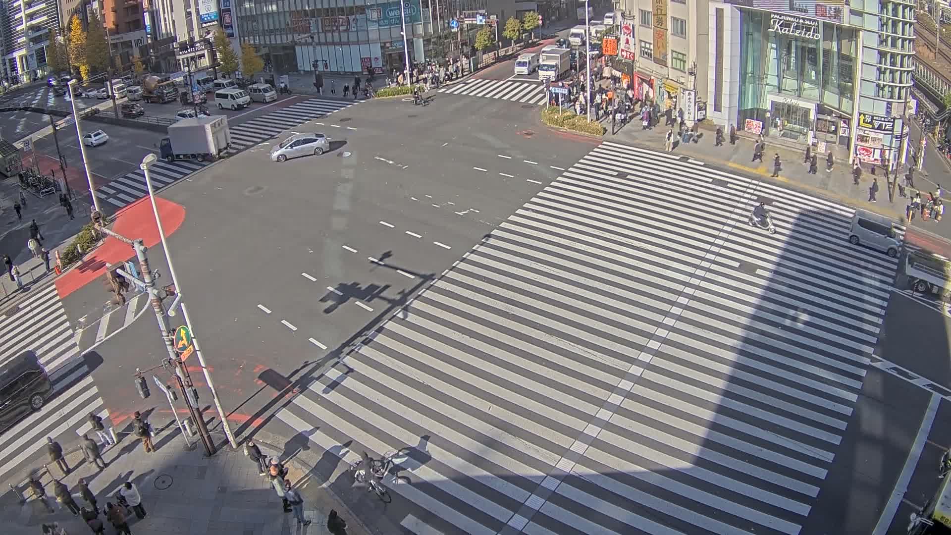 Tokyo, Shinjuku, Ome-kaido Avenue & Otakibashi-dori O Guard Intersection Scramble Crossing ( 東京 新宿青梅街道・小滝橋通り大ガード交差点スクランブル交差点) Live Cam  - Nishishinjuku, Shinjuku-ku, Tokyo, Kantō, Honshu, Japan