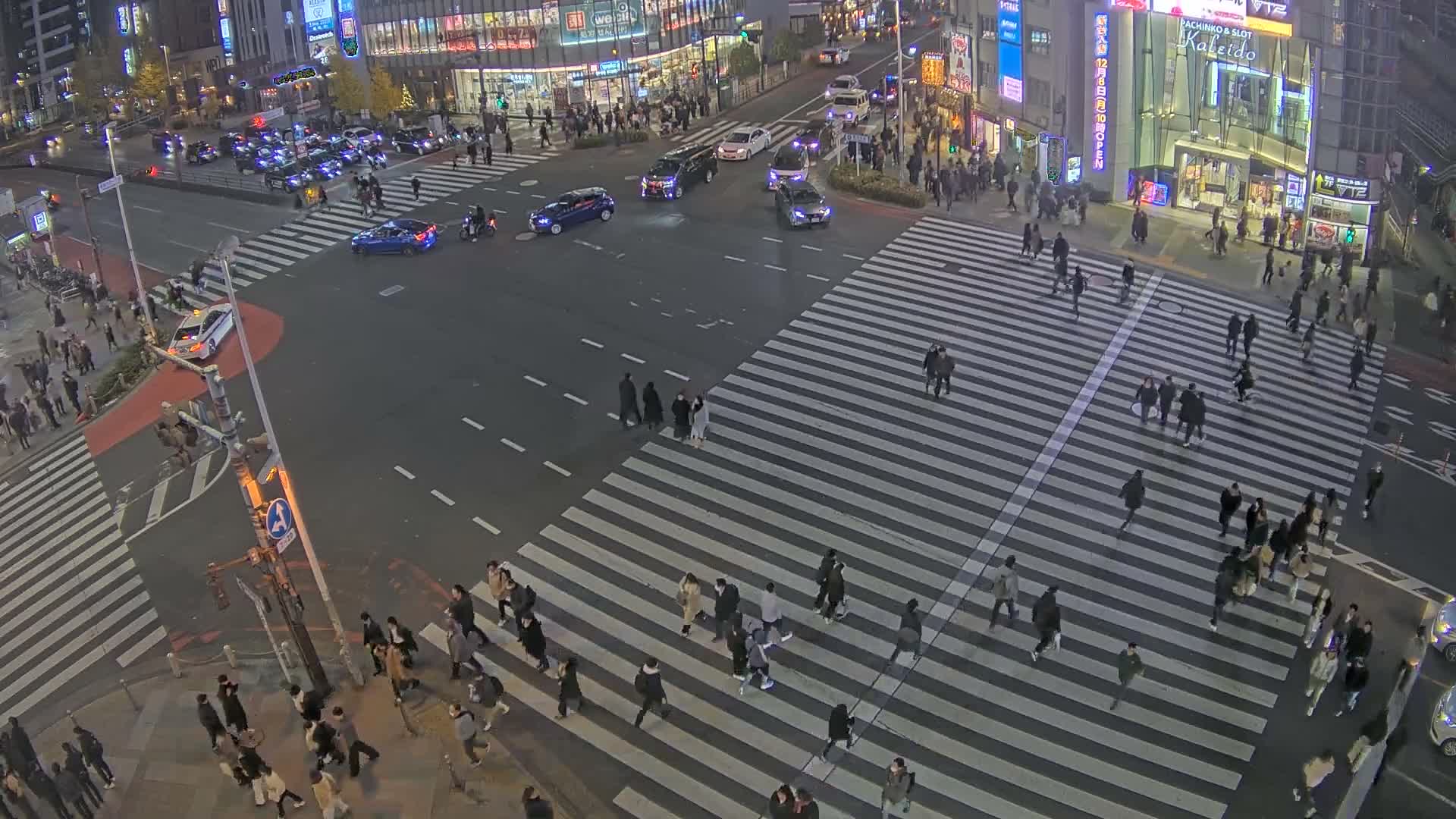Tokyo, Shinjuku, Ome-kaido Avenue & Otakibashi-dori O Guard Intersection Scramble Crossing ( 東京 新宿青梅街道・小滝橋通り大ガード交差点スクランブル交差点) Live Cam  - Nishishinjuku, Shinjuku-ku, Tokyo, Kantō, Honshu, Japan