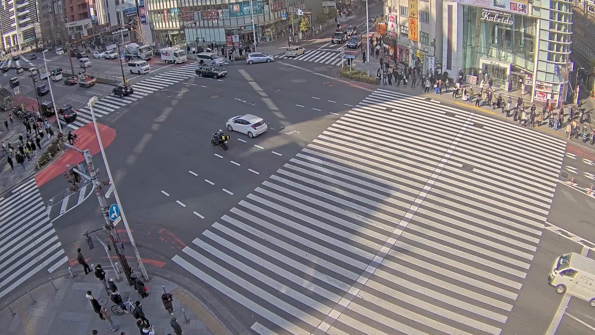Tokyo, Shinjuku, Ome-kaido Avenue & Otakibashi-dori O Guard Intersection Scramble Crossing ( 東京 新宿青梅街道・小滝橋通り大ガード交差点スクランブル交差点) Live Cam  - Nishishinjuku, Shinjuku-ku, Tokyo, Kantō, Honshu, Japan