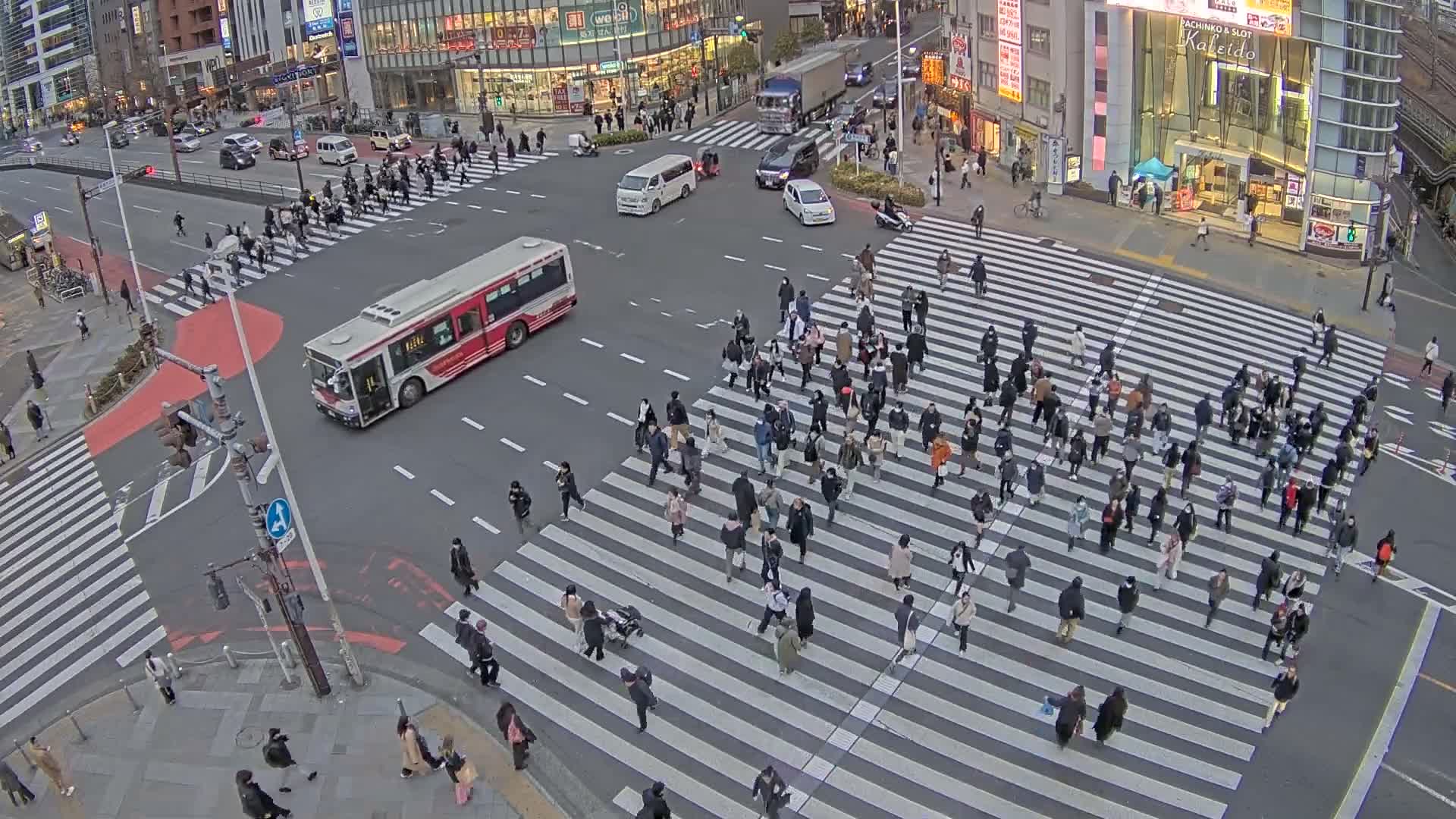 Tokyo, Shinjuku, Ome-kaido Avenue & Otakibashi-dori O Guard Intersection Scramble Crossing ( 東京 新宿青梅街道・小滝橋通り大ガード交差点スクランブル交差点) Live Cam  - Nishishinjuku, Shinjuku-ku, Tokyo, Kantō, Honshu, Japan
