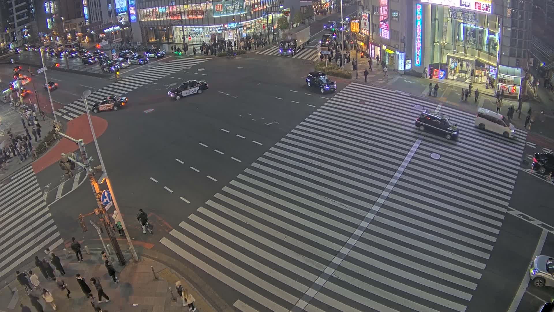 Tokyo, Shinjuku, Ome-kaido Avenue & Otakibashi-dori O Guard Intersection Scramble Crossing ( 東京 新宿青梅街道・小滝橋通り大ガード交差点スクランブル交差点) Live Cam  - Nishishinjuku, Shinjuku-ku, Tokyo, Kantō, Honshu, Japan