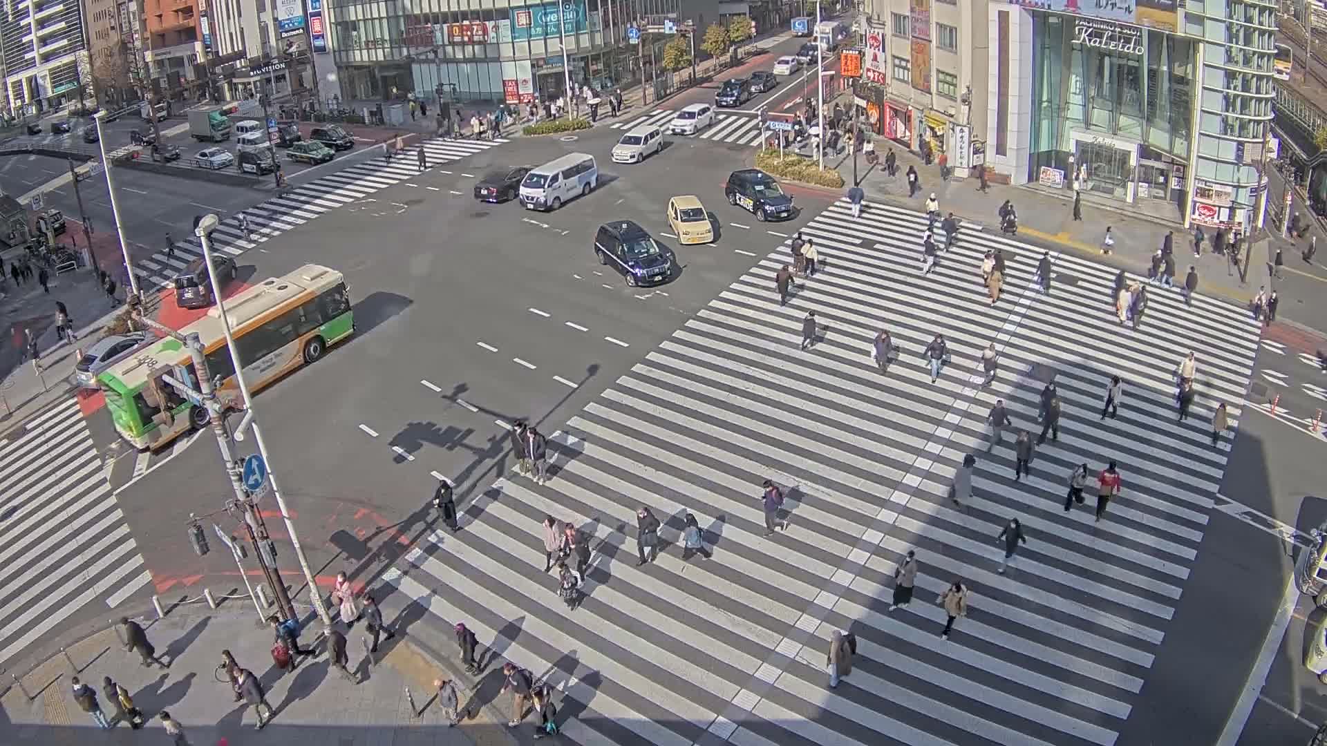 Tokyo, Shinjuku, Ome-kaido Avenue & Otakibashi-dori O Guard Intersection Scramble Crossing ( 東京 新宿青梅街道・小滝橋通り大ガード交差点スクランブル交差点) Live Cam  - Nishishinjuku, Shinjuku-ku, Tokyo, Kantō, Honshu, Japan
