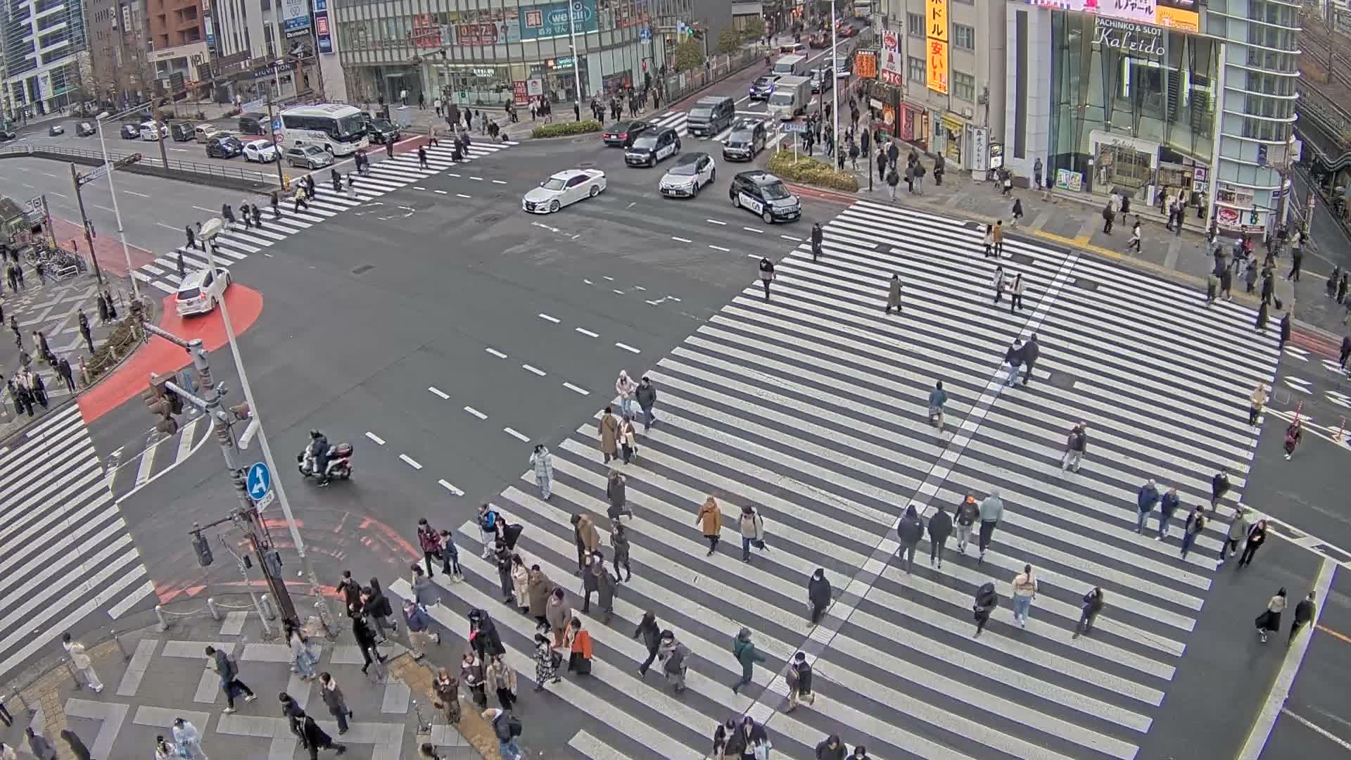 Tokyo, Shinjuku, Ome-kaido Avenue & Otakibashi-dori O Guard Intersection Scramble Crossing ( 東京 新宿青梅街道・小滝橋通り大ガード交差点スクランブル交差点) Live Cam  - Nishishinjuku, Shinjuku-ku, Tokyo, Kantō, Honshu, Japan