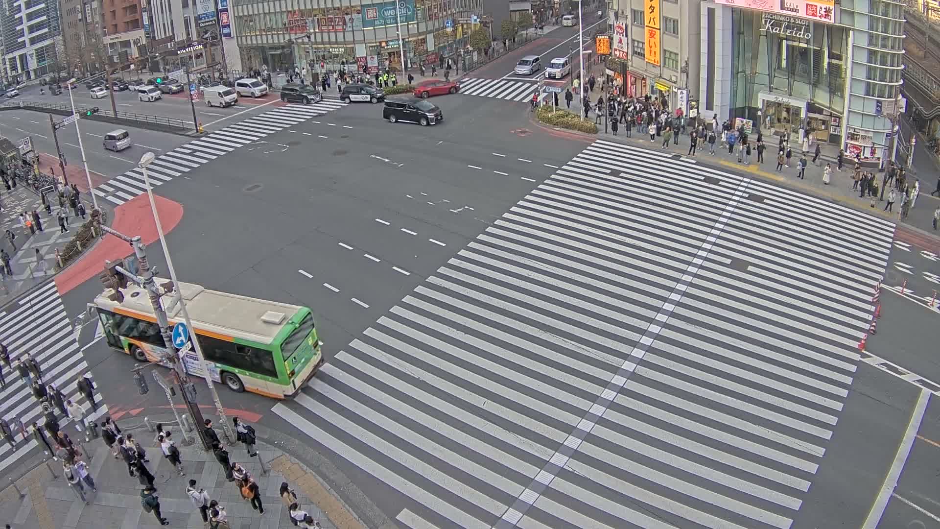 Tokyo, Shinjuku, Ome-kaido Avenue & Otakibashi-dori O Guard Intersection Scramble Crossing ( 東京 新宿青梅街道・小滝橋通り大ガード交差点スクランブル交差点) Live Cam  - Nishishinjuku, Shinjuku-ku, Tokyo, Kantō, Honshu, Japan