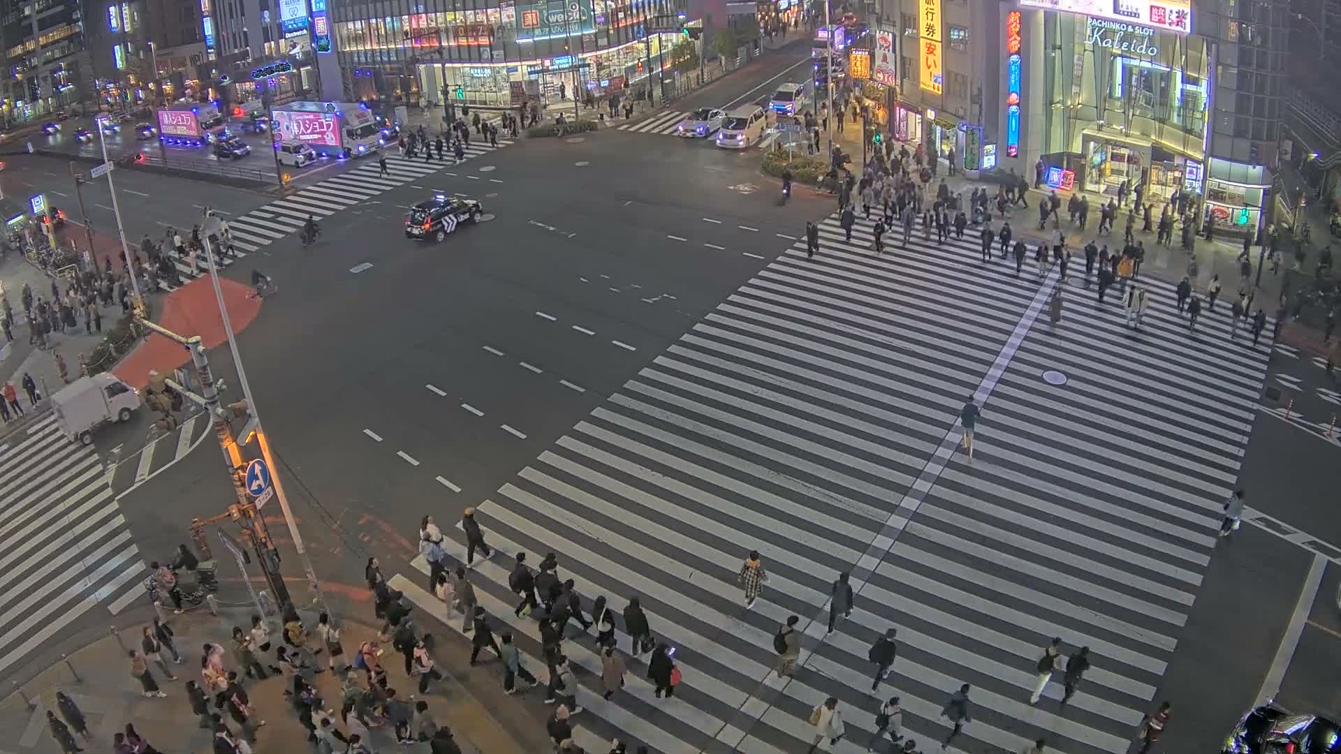 Tokyo, Shinjuku, Ome-kaido Avenue & Otakibashi-dori O Guard Intersection Scramble Crossing ( 東京 新宿青梅街道・小滝橋通り大ガード交差点スクランブル交差点) Live Cam  - Nishishinjuku, Shinjuku-ku, Tokyo, Kantō, Honshu, Japan