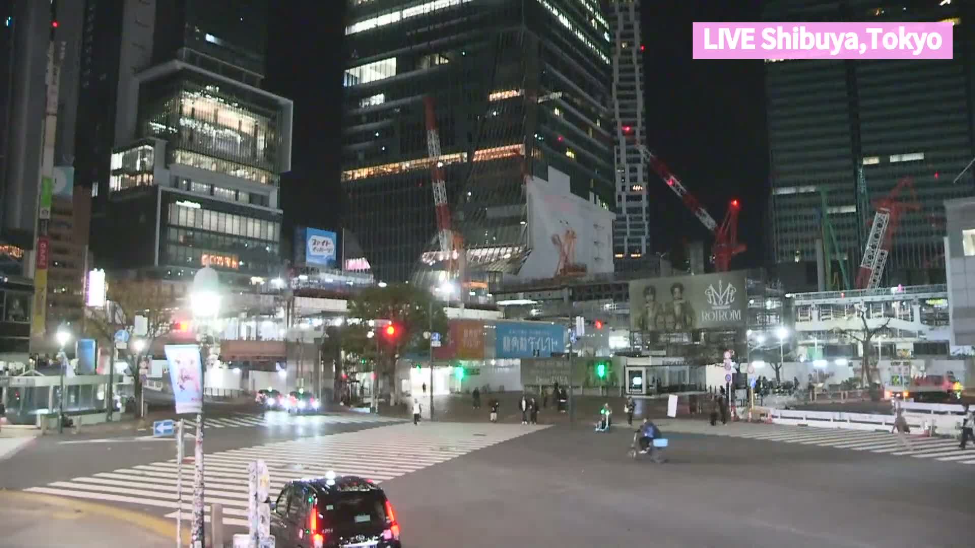 Tokyo, Shibuya Scramble Crossing at Hachiko Square & Koen Dori& Jingu-dori Street Junction ( 東京、渋谷スクランブル交差点ハチ公前広場＆公園通り＆神宮通りジャンクション )  Live Cam - Udagawacho, Shibuya-ku, Tokyo, Kantō, Honshu, Japan
