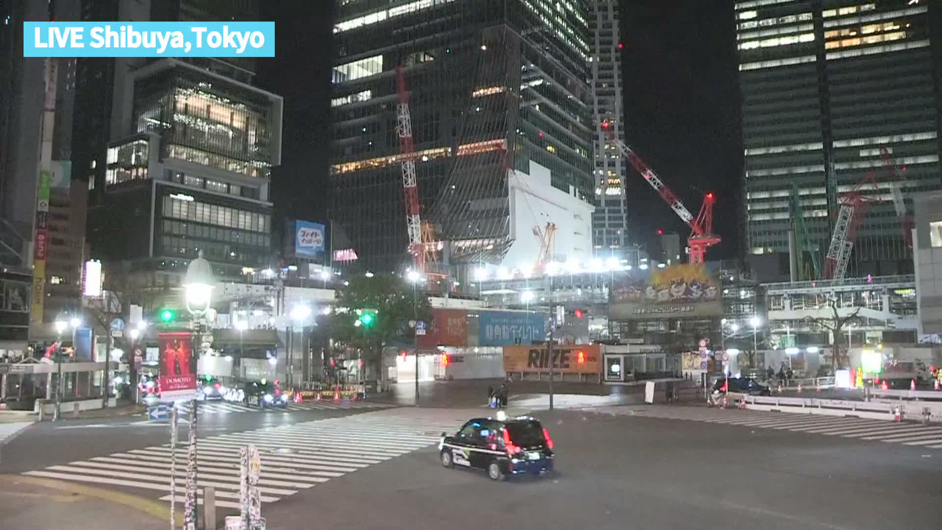 Tokyo, Shibuya Scramble Crossing at Hachiko Square & Koen Dori& Jingu-dori Street Junction ( 東京、渋谷スクランブル交差点ハチ公前広場＆公園通り＆神宮通りジャンクション )  Live Cam - Udagawacho, Shibuya-ku, Tokyo, Kantō, Honshu, Japan