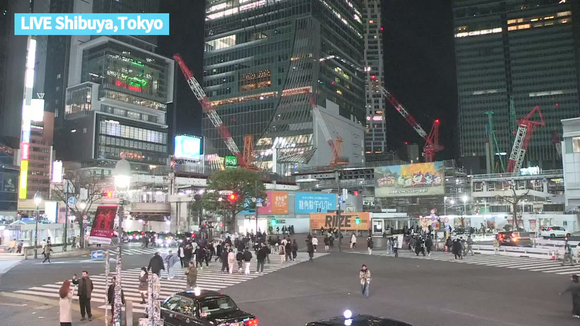 Tokyo, Shibuya Scramble Crossing at Hachiko Square & Koen Dori& Jingu-dori Street Junction ( 東京、渋谷スクランブル交差点ハチ公前広場＆公園通り＆神宮通りジャンクション )  Live Cam - Udagawacho, Shibuya-ku, Tokyo, Kantō, Honshu, Japan