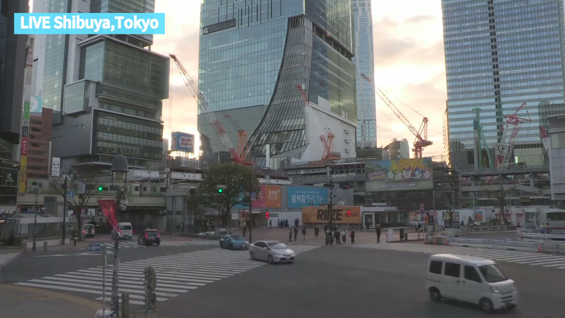 Tokyo, Shibuya Scramble Crossing at Hachiko Square & Koen Dori& Jingu-dori Street Junction ( 東京、渋谷スクランブル交差点ハチ公前広場＆公園通り＆神宮通りジャンクション )  Live Cam - Udagawacho, Shibuya-ku, Tokyo, Kantō, Honshu, Japan