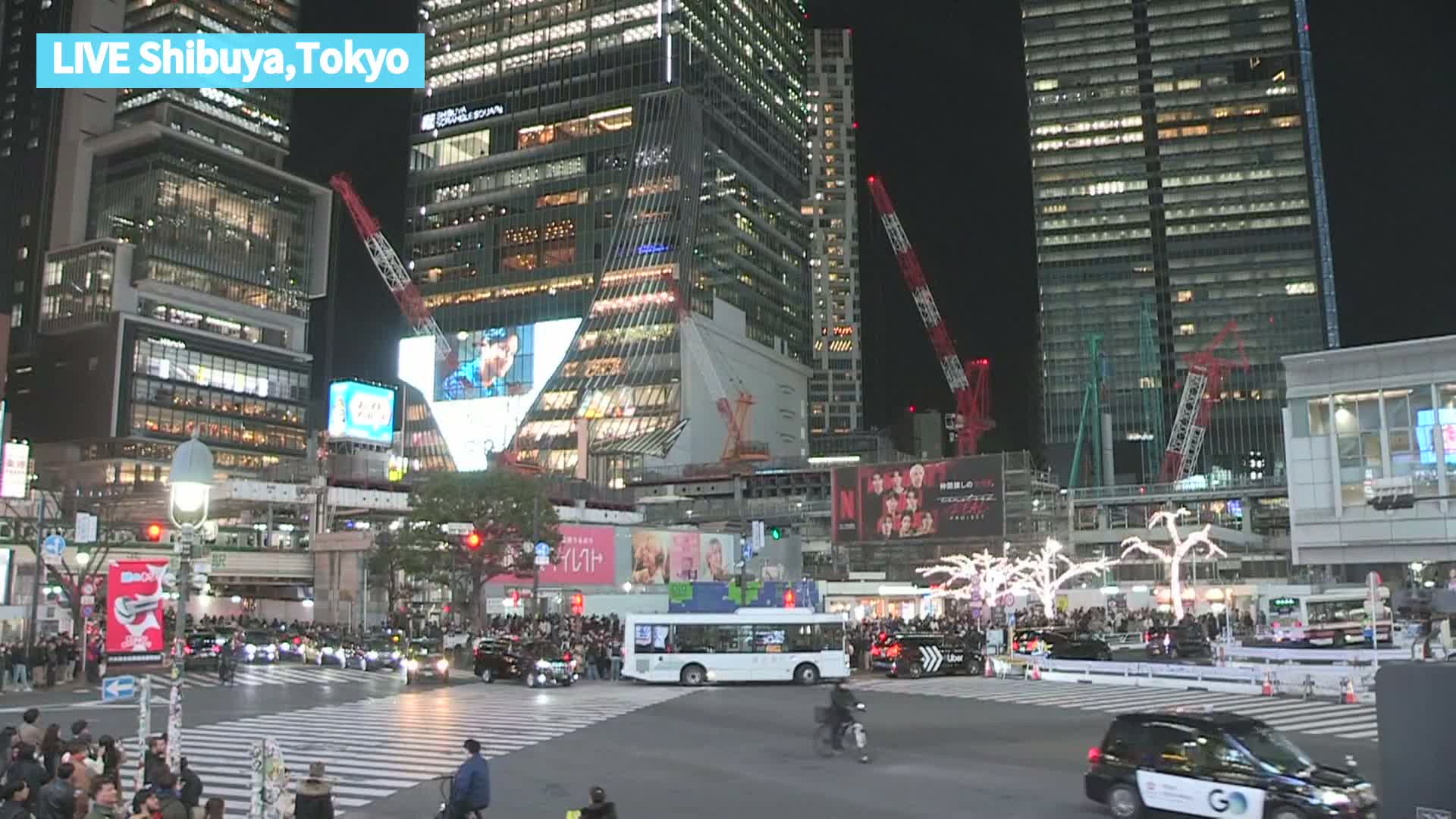 Tokyo, Shibuya Scramble Crossing at Hachiko Square & Koen Dori& Jingu-dori Street Junction ( 東京、渋谷スクランブル交差点ハチ公前広場＆公園通り＆神宮通りジャンクション )  Live Cam - Udagawacho, Shibuya-ku, Tokyo, Kantō, Honshu, Japan