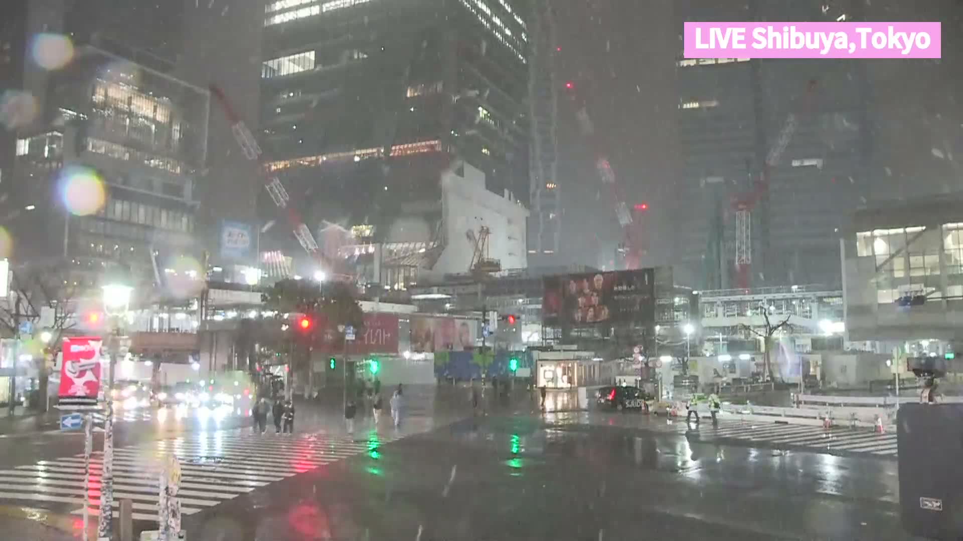 Tokyo, Shibuya Scramble Crossing at Hachiko Square & Koen Dori& Jingu-dori Street Junction ( 東京、渋谷スクランブル交差点ハチ公前広場＆公園通り＆神宮通りジャンクション )  Live Cam - Udagawacho, Shibuya-ku, Tokyo, Kantō, Honshu, Japan