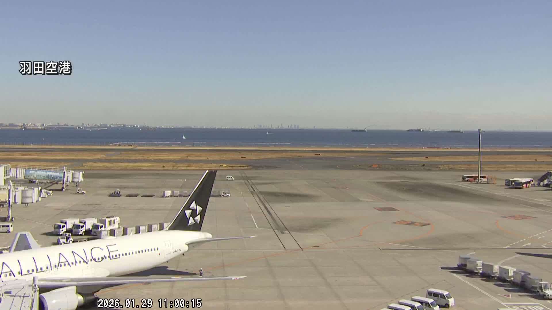 Tokyo Haneda International Airport  Terminal 2 towards North  ( 東京羽田空港 ) Live Cam HND/RJTT - Hanedakuko, Ōta-ku,Tokyo, Kantō, Honshu, Japan