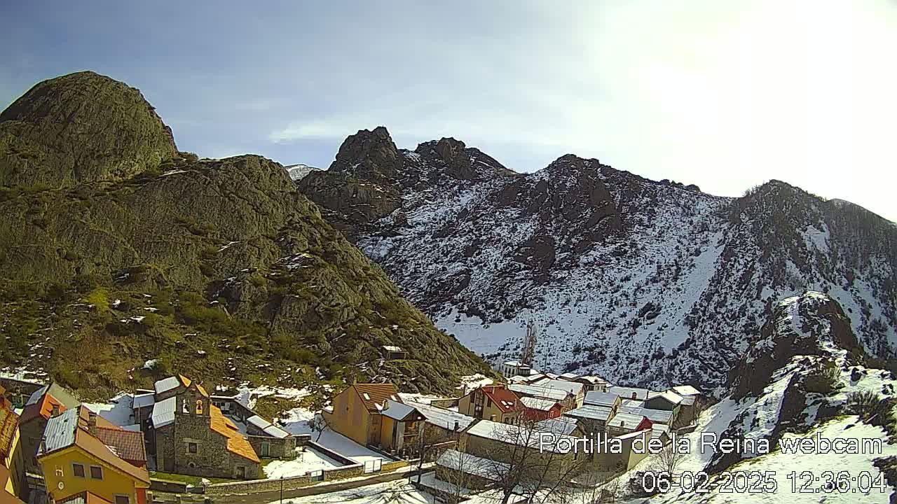 Picos de Europa National Park from Portilla de la Reina Village Live Cam - León, Castila&Leon, Spain