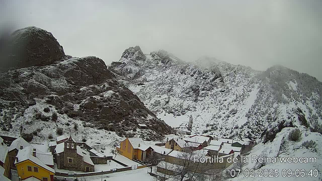 Picos de Europa National Park from Portilla de la Reina Village Live Cam - León, Castila&Leon, Spain