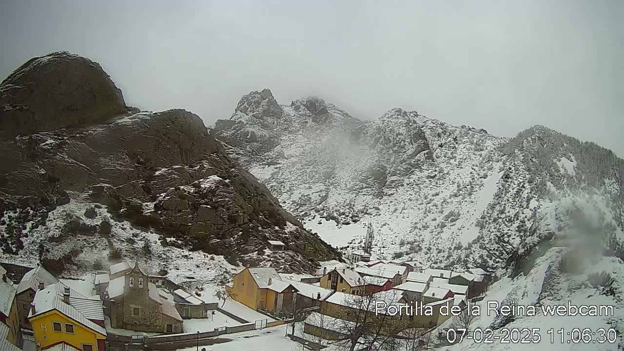 Picos de Europa National Park from Portilla de la Reina Village Live Cam - León, Castila&Leon, Spain