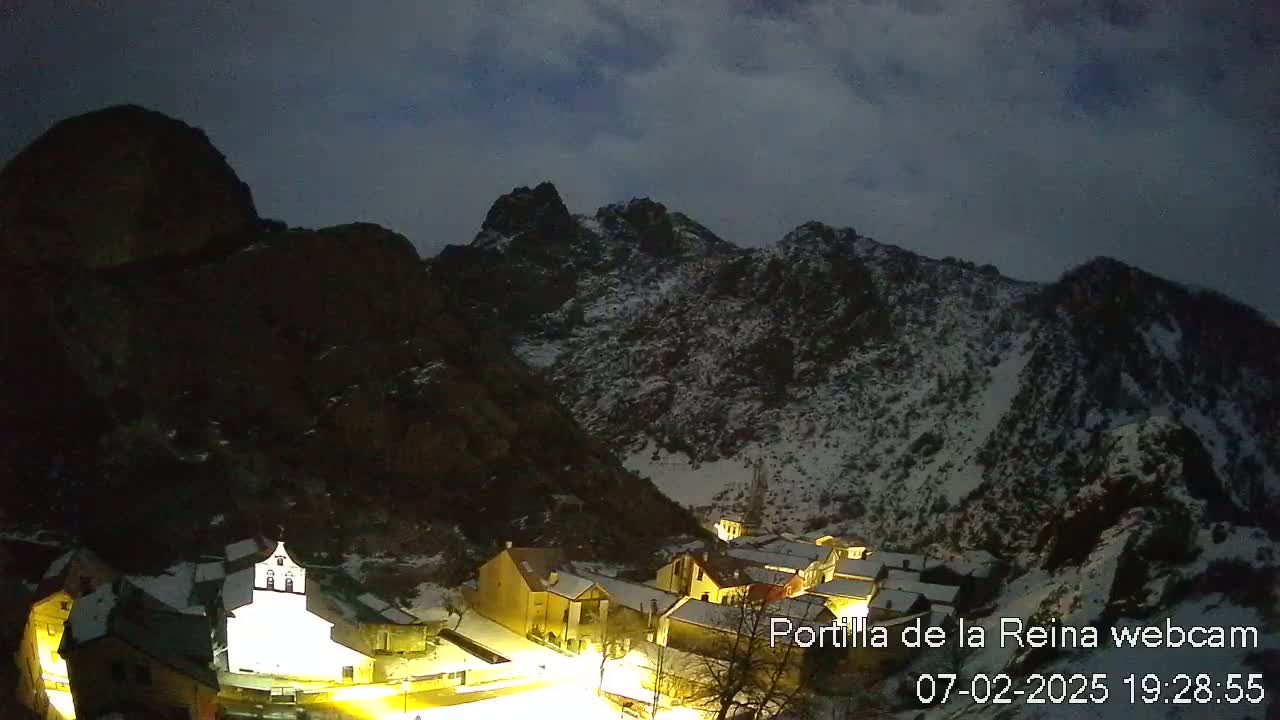 Picos de Europa National Park from Portilla de la Reina Village Live Cam - León, Castila&Leon, Spain